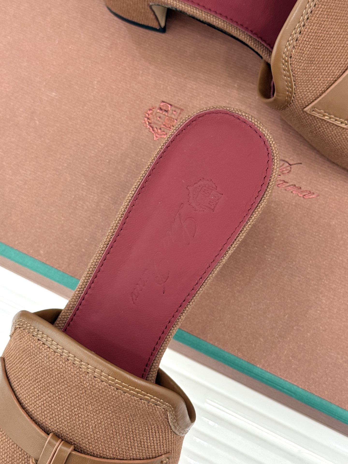 Loro Piana/ LP🌾 经典复古绝美吊坠粗跟平底拖鞋简约即时髦 松弛的高级感感受夏日感高级穿搭~