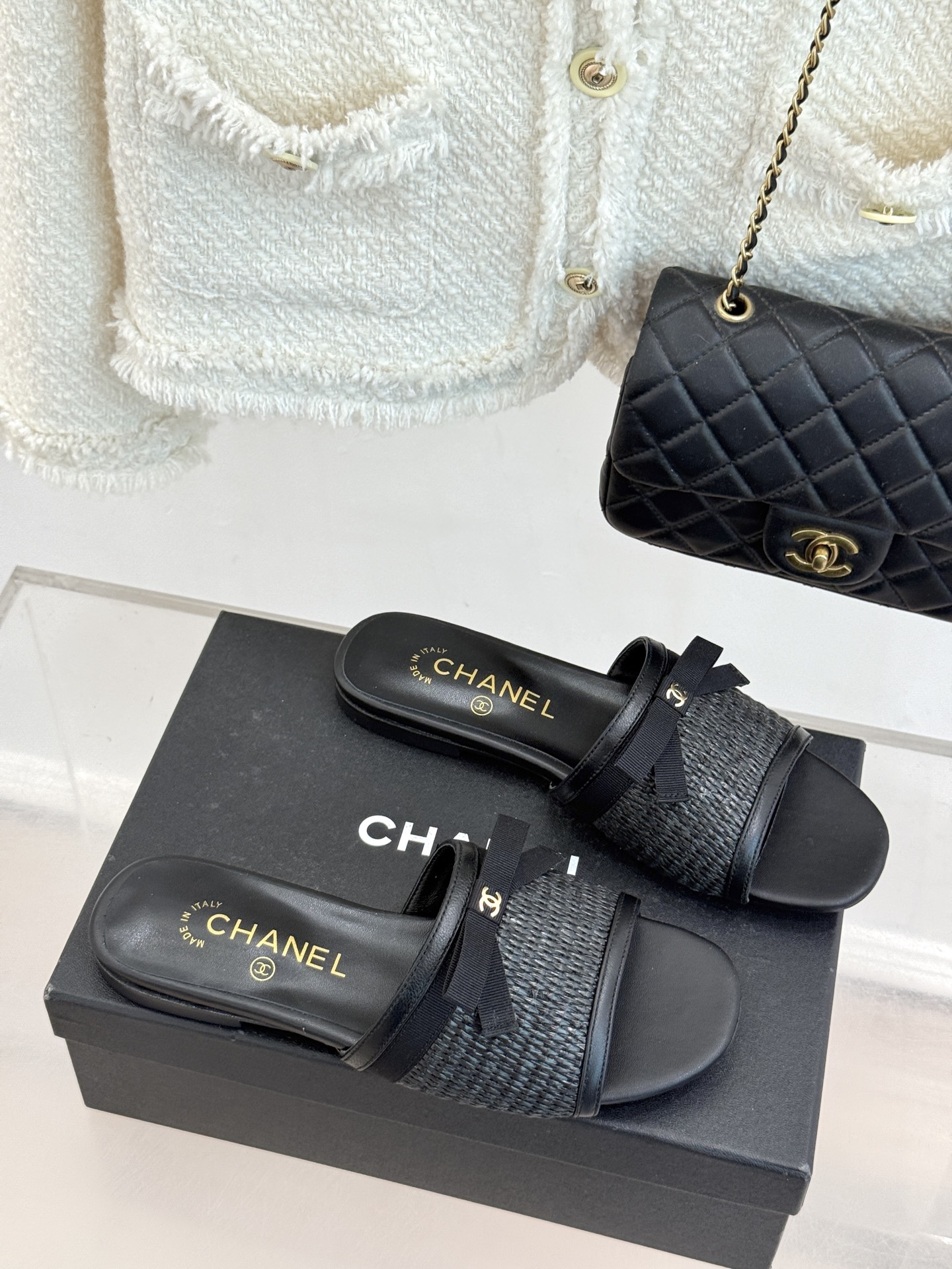 CHANE*｜小香26S双C蝴蝶结编织懒人拖鞋承袭香奈儿法式优雅精髓将慵懒与精致完美融合。细腻编织鞋面自