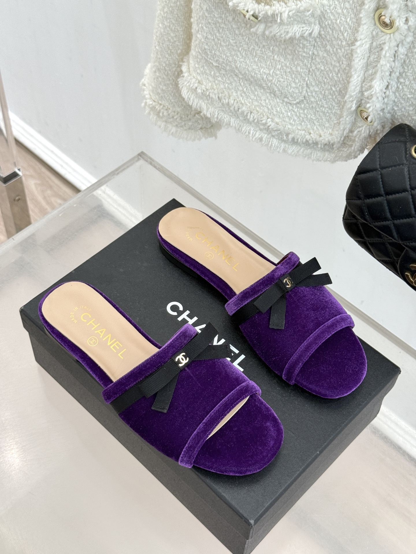 CHANE*｜小香26S双C蝴蝶结编织懒人拖鞋承袭香奈儿法式优雅精髓将慵懒与精致完美融合。细腻编织鞋面自