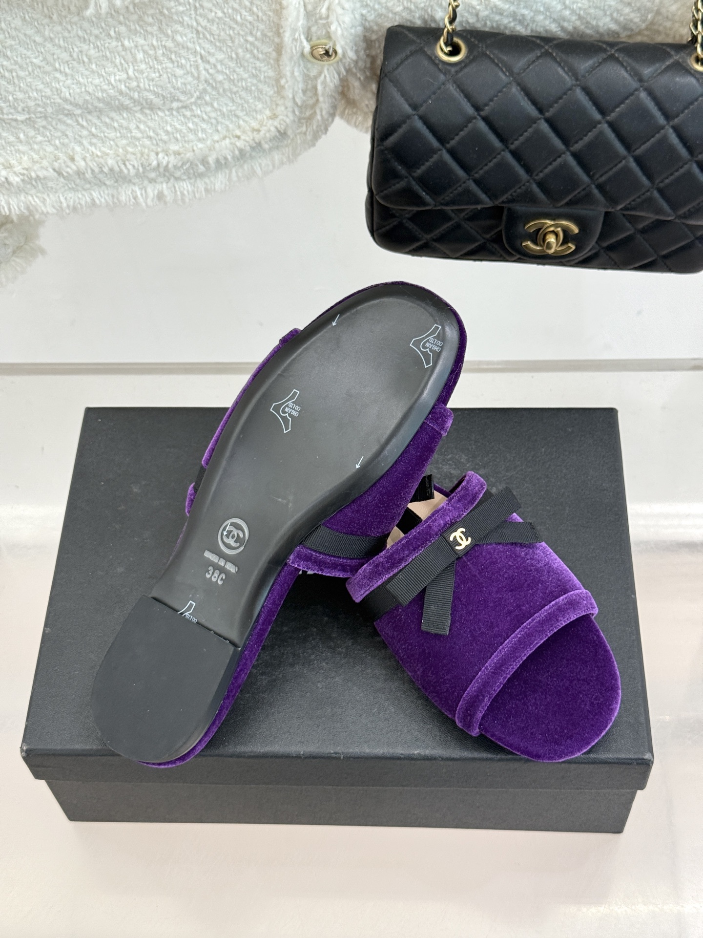 CHANE*｜小香26S双C蝴蝶结编织懒人拖鞋承袭香奈儿法式优雅精髓将慵懒与精致完美融合。细腻编织鞋面自