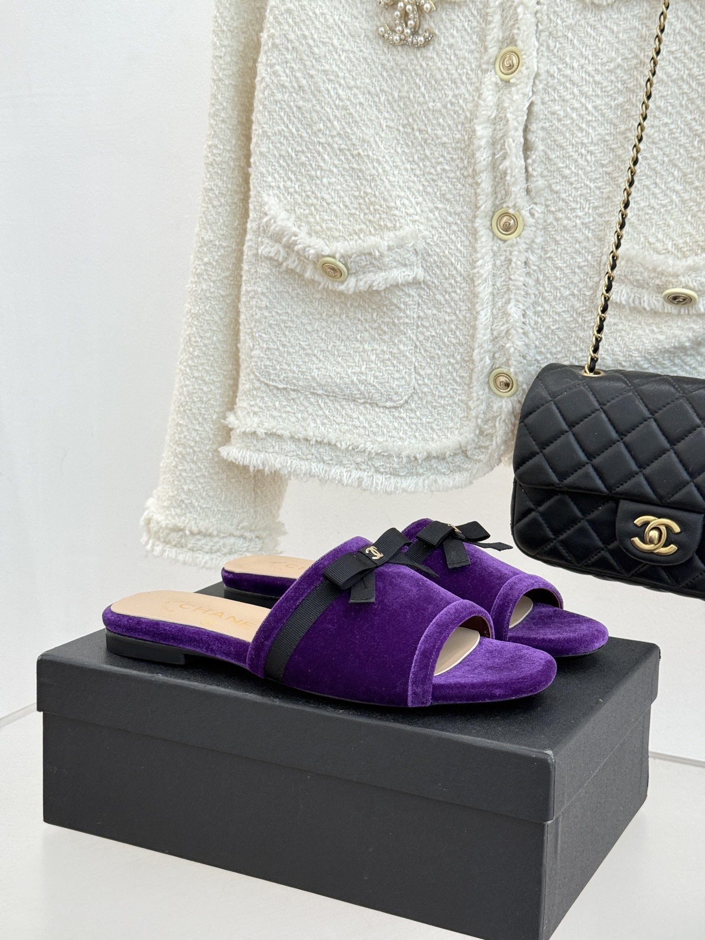 CHANE*｜小香26S双C蝴蝶结编织懒人拖鞋承袭香奈儿法式优雅精髓将慵懒与精致完美融合。细腻编织鞋面自