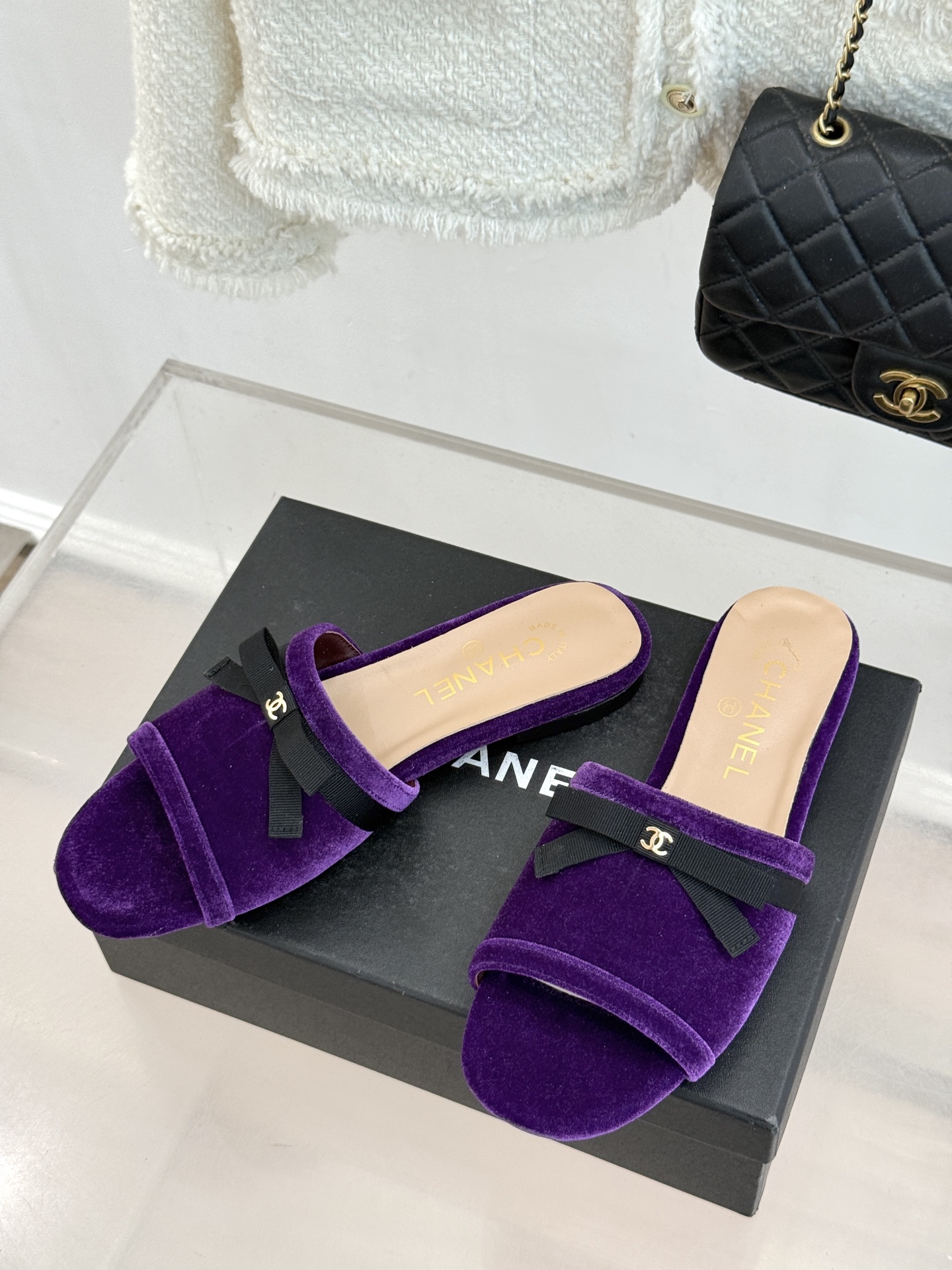 CHANE*｜小香26S双C蝴蝶结编织懒人拖鞋承袭香奈儿法式优雅精髓将慵懒与精致完美融合。细腻编织鞋面自