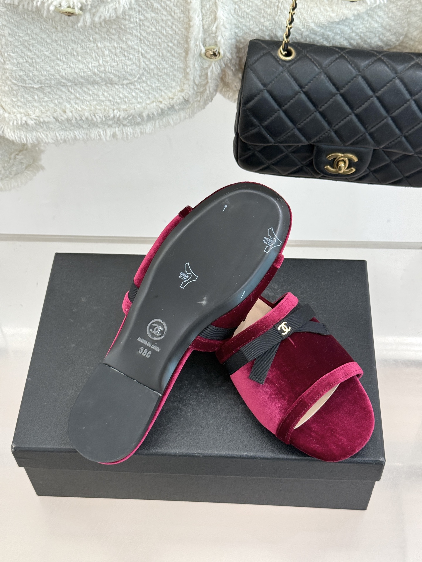 CHANE*｜小香26S双C蝴蝶结编织懒人拖鞋承袭香奈儿法式优雅精髓将慵懒与精致完美融合。细腻编织鞋面自