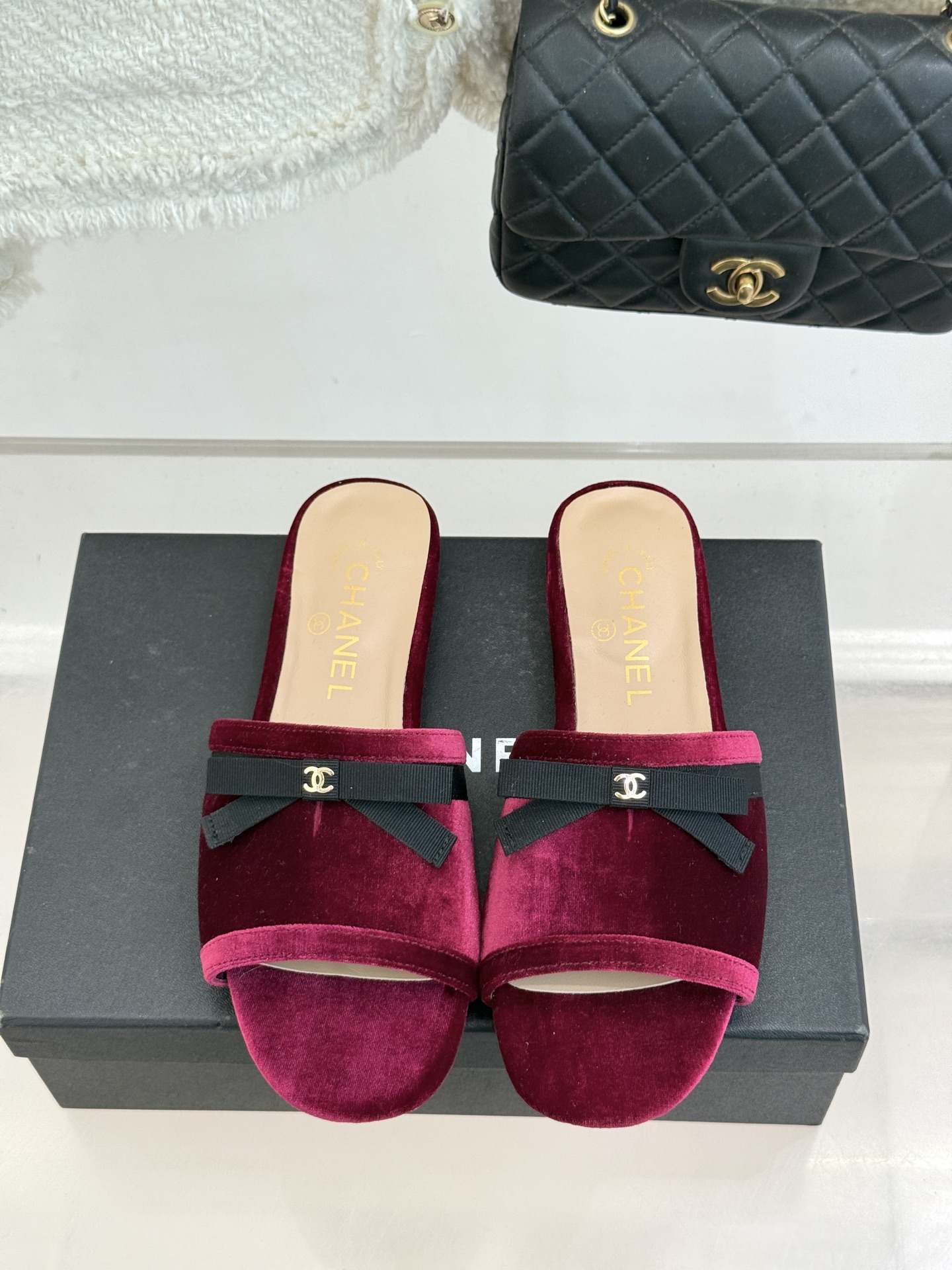 CHANE*｜小香26S双C蝴蝶结编织懒人拖鞋承袭香奈儿法式优雅精髓将慵懒与精致完美融合。细腻编织鞋面自