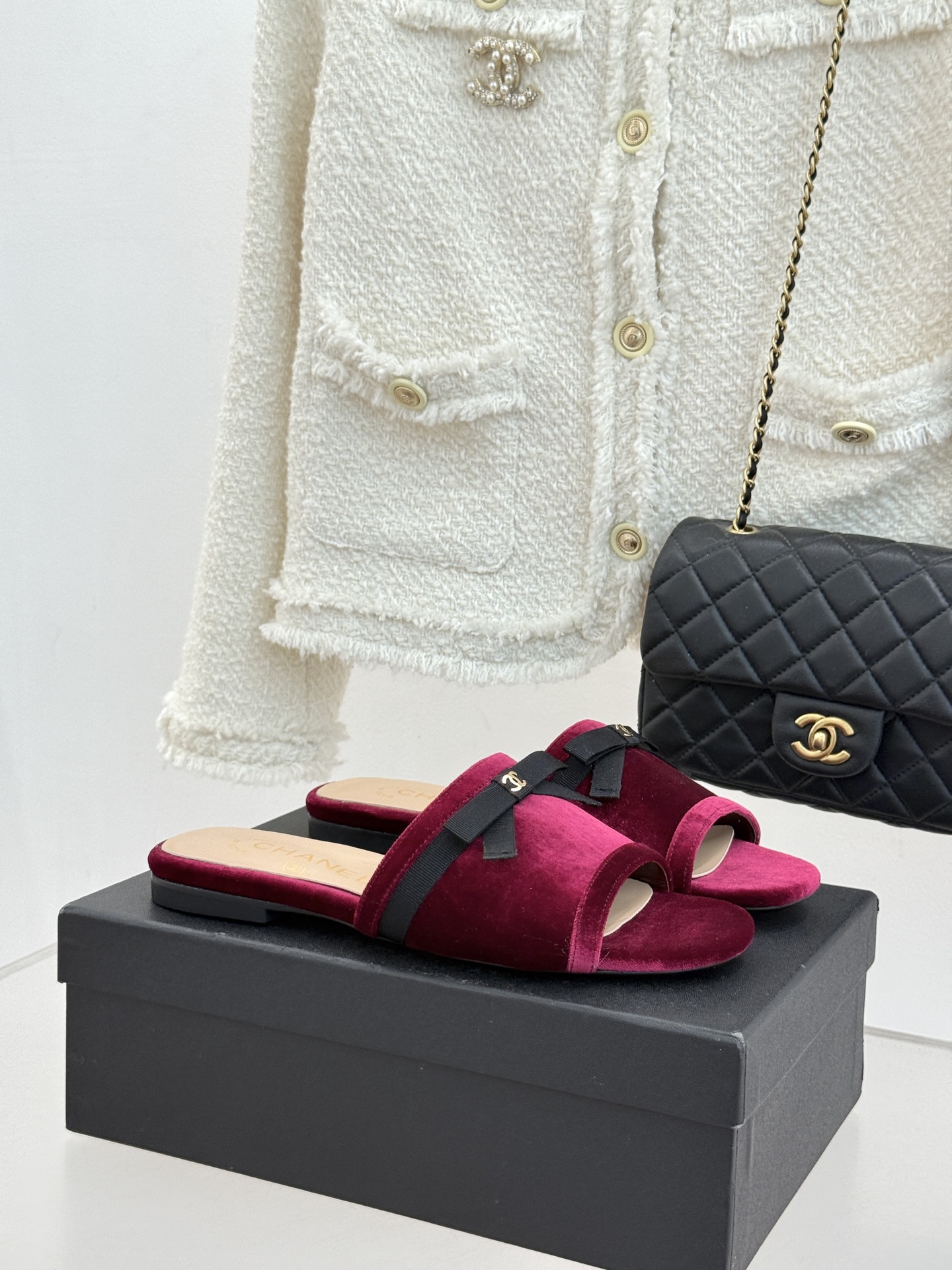 CHANE*｜小香26S双C蝴蝶结编织懒人拖鞋承袭香奈儿法式优雅精髓将慵懒与精致完美融合。细腻编织鞋面自