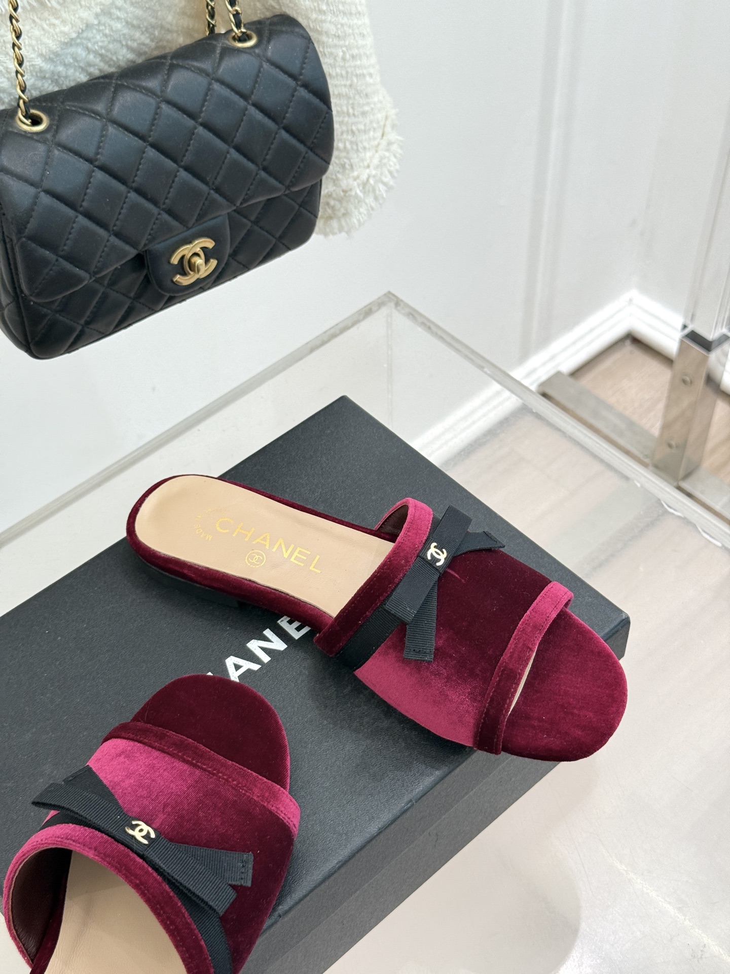 CHANE*｜小香26S双C蝴蝶结编织懒人拖鞋承袭香奈儿法式优雅精髓将慵懒与精致完美融合。细腻编织鞋面自