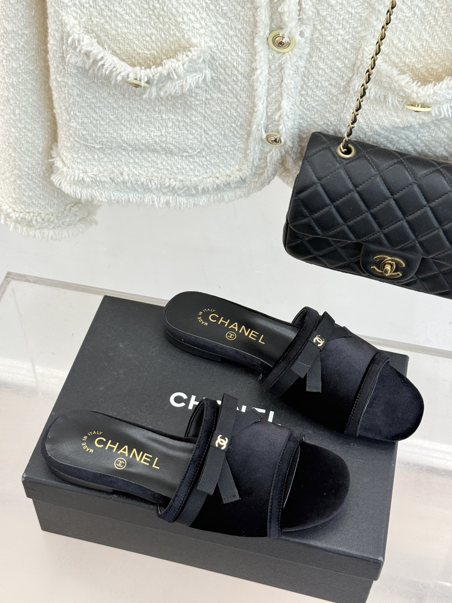 CHANE*｜小香26S双C蝴蝶结编织懒人拖鞋承袭香奈儿法式优雅精髓将慵懒与精致完美融合。细腻编织鞋面自