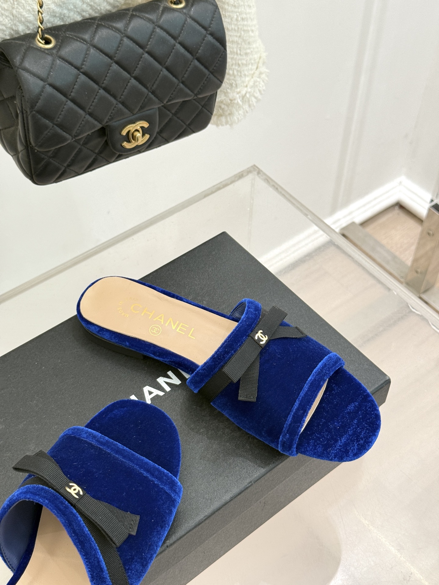 CHANE*｜小香26S双C蝴蝶结编织懒人拖鞋承袭香奈儿法式优雅精髓将慵懒与精致完美融合。细腻编织鞋面自