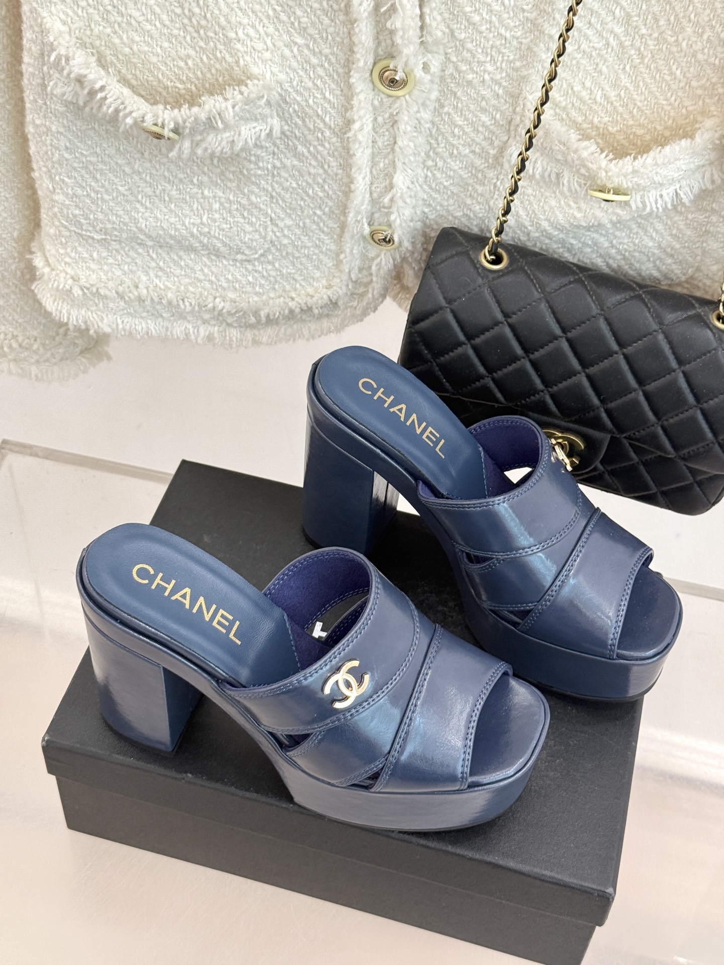 CHANE*｜小香经典走秀款防水台双C高跟拖鞋巴黎时装周周秀重磅新品‼️穿上瞬间拉长拉细小腿比例随意的搭