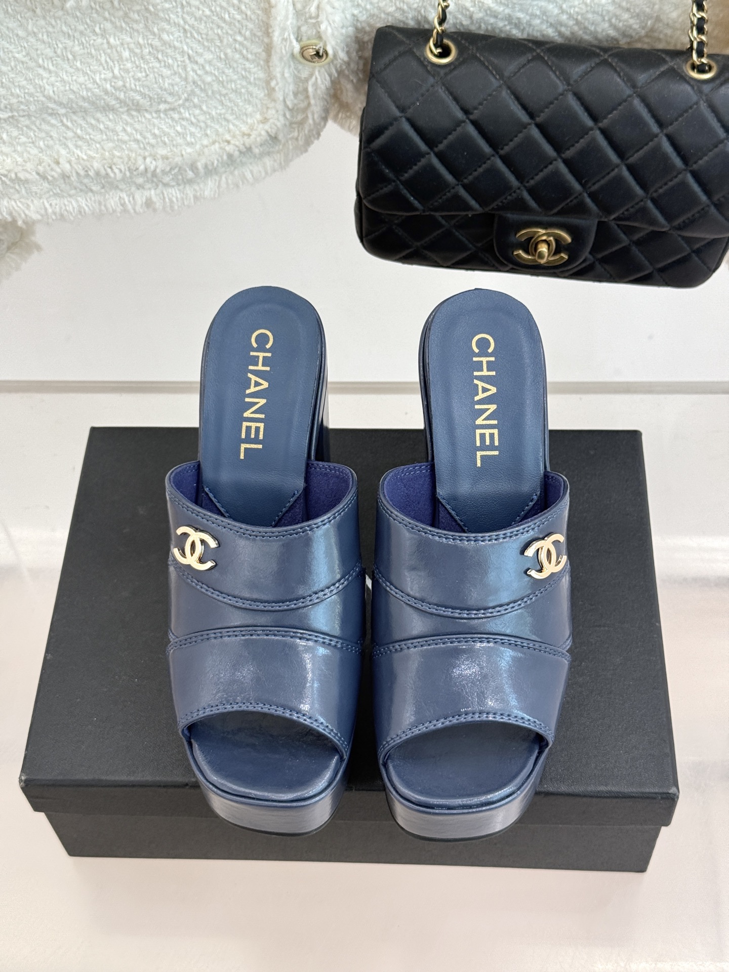 CHANE*｜小香经典走秀款防水台双C高跟拖鞋巴黎时装周周秀重磅新品‼️穿上瞬间拉长拉细小腿比例随意的搭