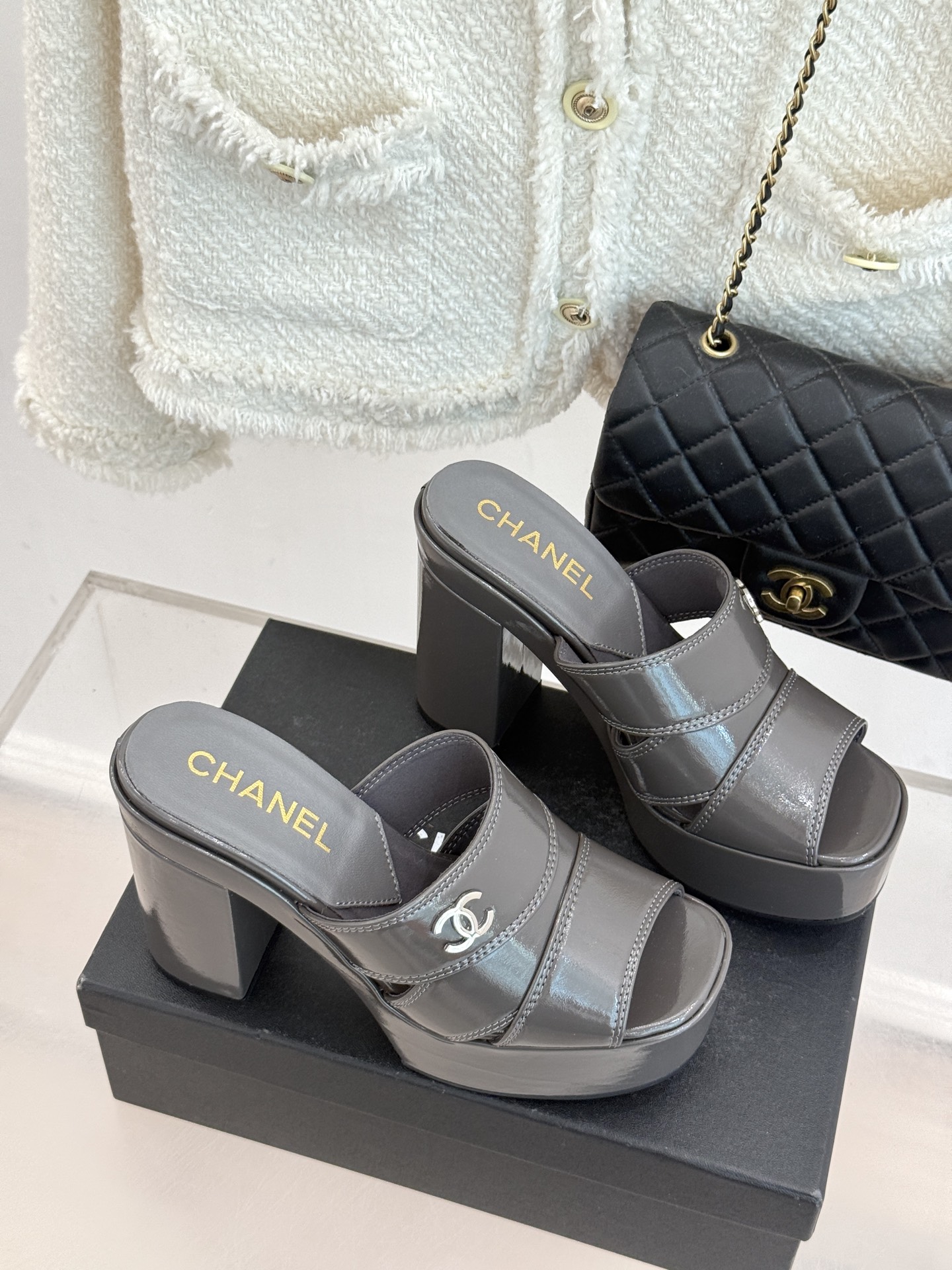 CHANE*｜小香经典走秀款防水台双C高跟拖鞋巴黎时装周周秀重磅新品‼️穿上瞬间拉长拉细小腿比例随意的搭