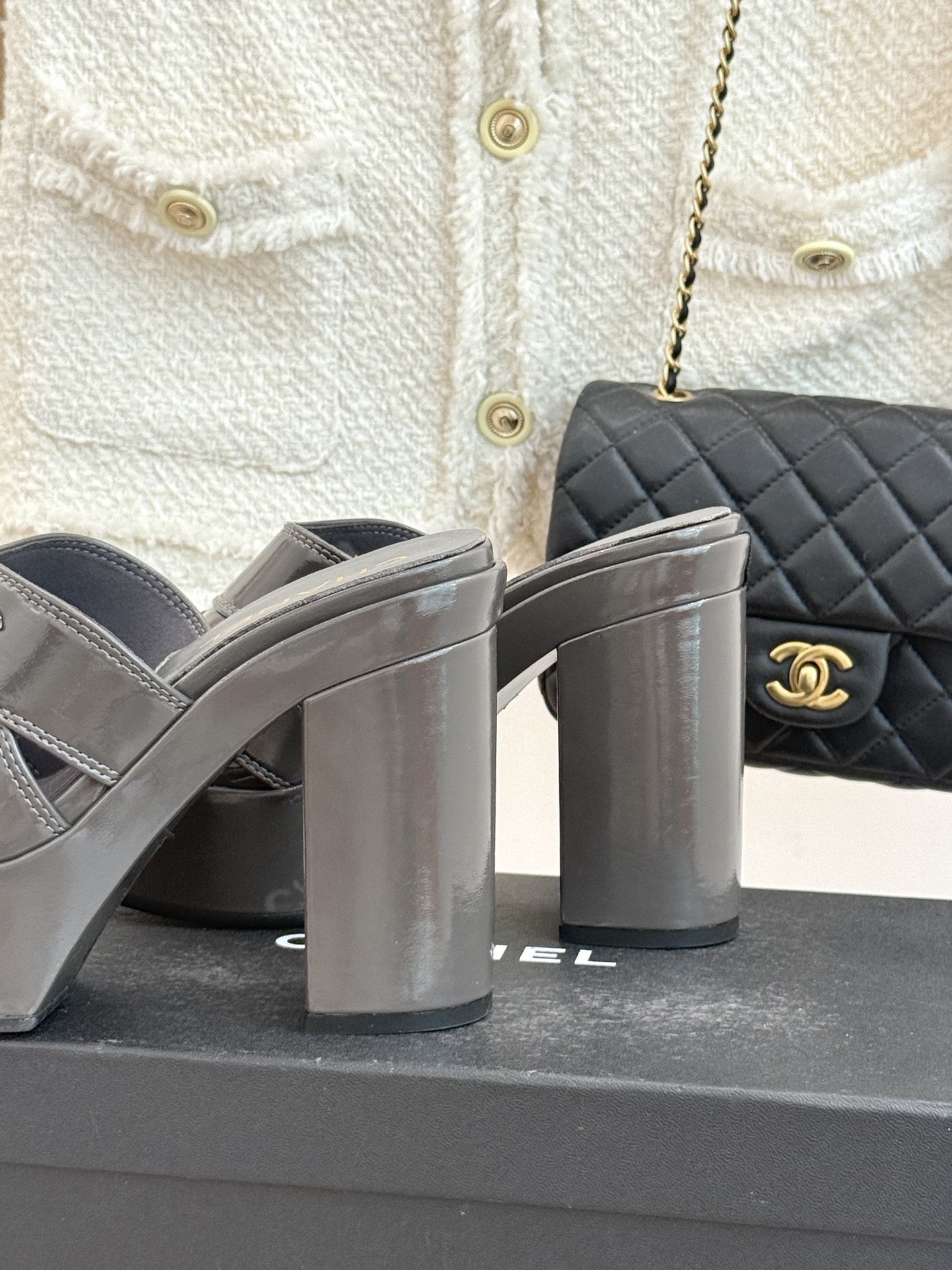 CHANE*｜小香经典走秀款防水台双C高跟拖鞋巴黎时装周周秀重磅新品‼️穿上瞬间拉长拉细小腿比例随意的搭