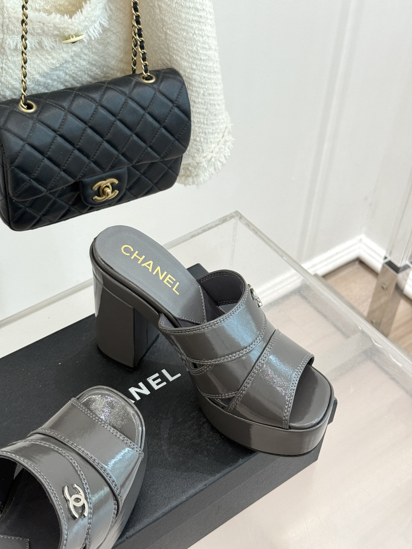 CHANE*｜小香经典走秀款防水台双C高跟拖鞋巴黎时装周周秀重磅新品‼️穿上瞬间拉长拉细小腿比例随意的搭