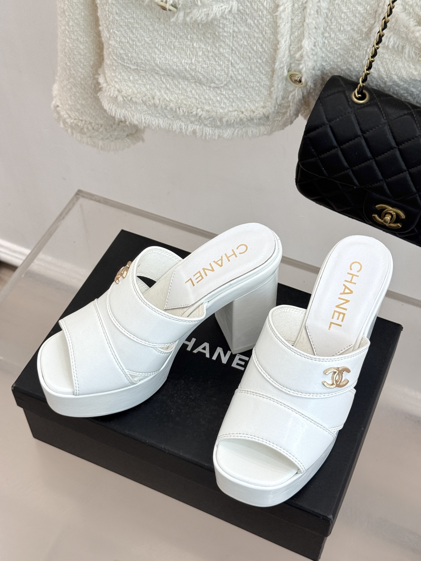 CHANE*｜小香经典走秀款防水台双C高跟拖鞋巴黎时装周周秀重磅新品‼️穿上瞬间拉长拉细小腿比例随意的搭