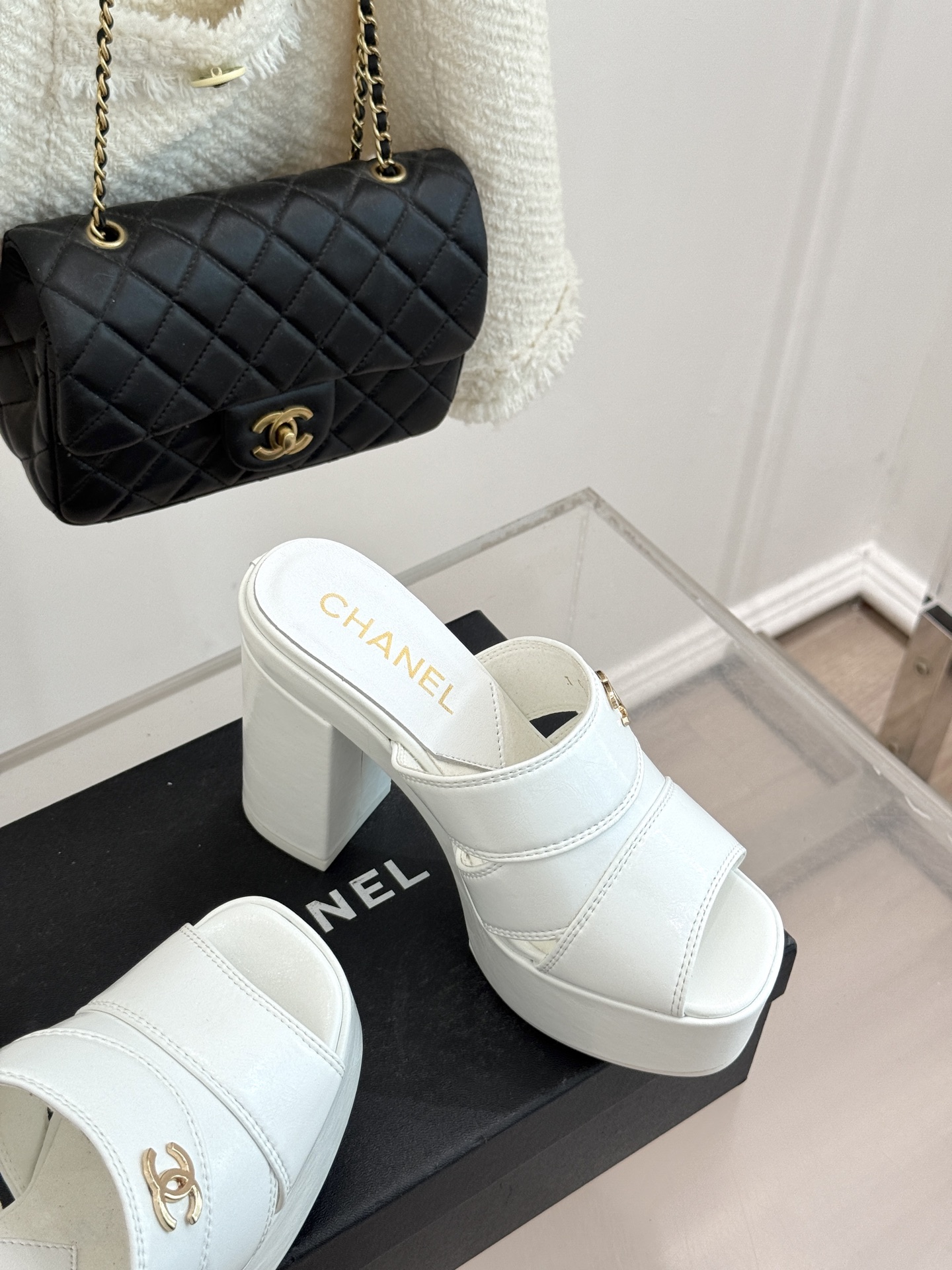 CHANE*｜小香经典走秀款防水台双C高跟拖鞋巴黎时装周周秀重磅新品‼️穿上瞬间拉长拉细小腿比例随意的搭