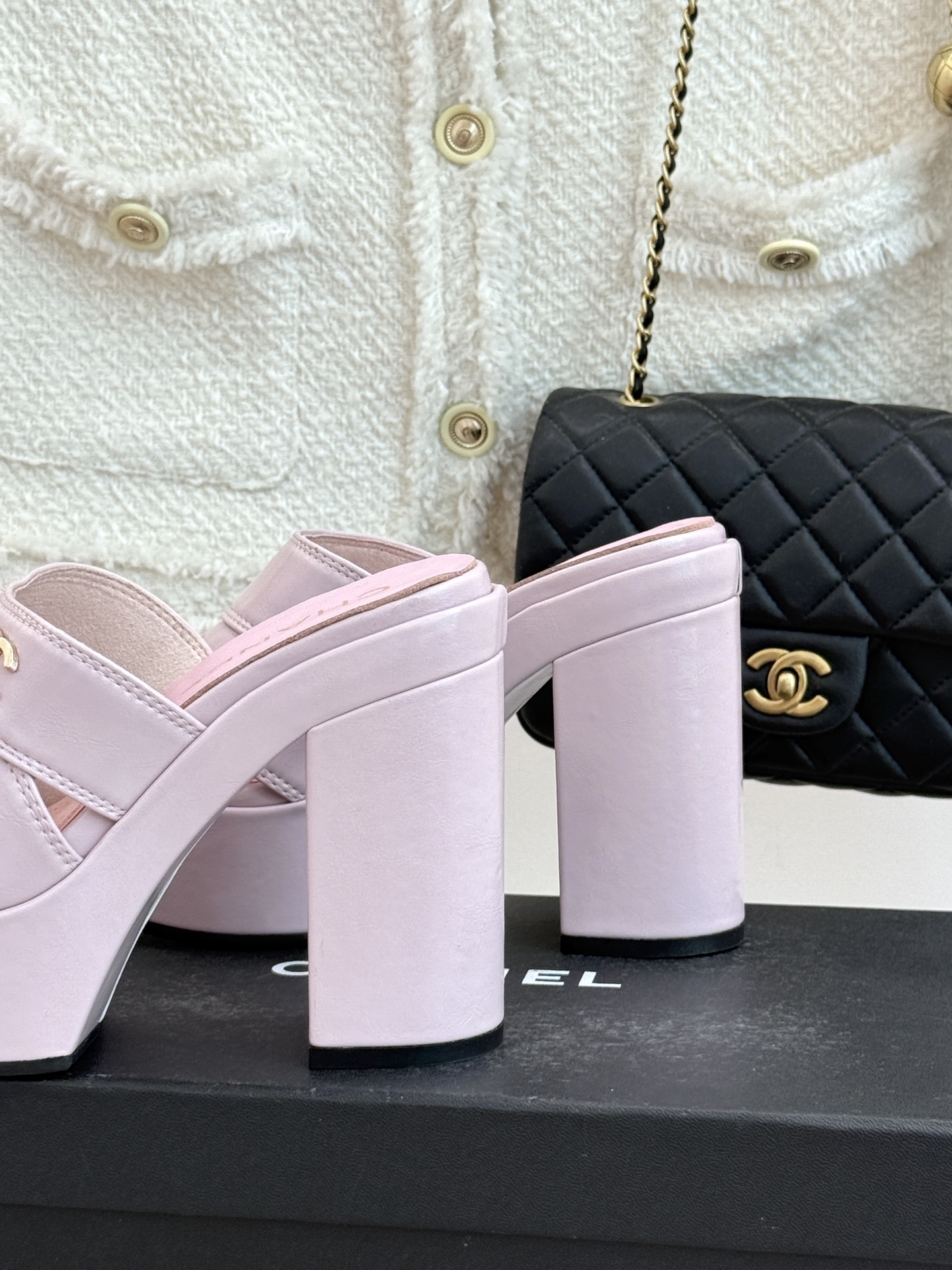 CHANE*｜小香经典走秀款防水台双C高跟拖鞋巴黎时装周周秀重磅新品‼️穿上瞬间拉长拉细小腿比例随意的搭