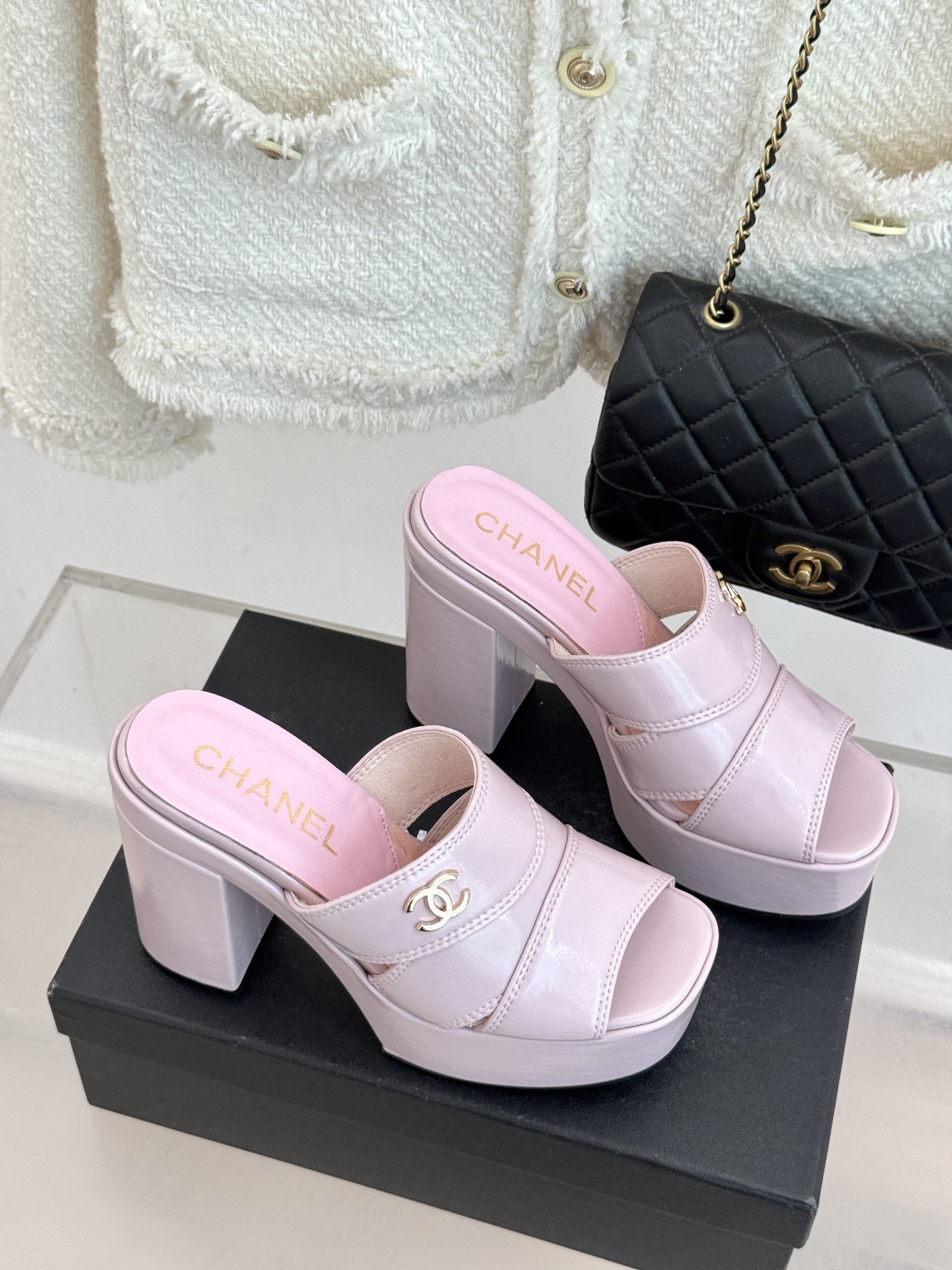 CHANE*｜小香经典走秀款防水台双C高跟拖鞋巴黎时装周周秀重磅新品‼️穿上瞬间拉长拉细小腿比例随意的搭