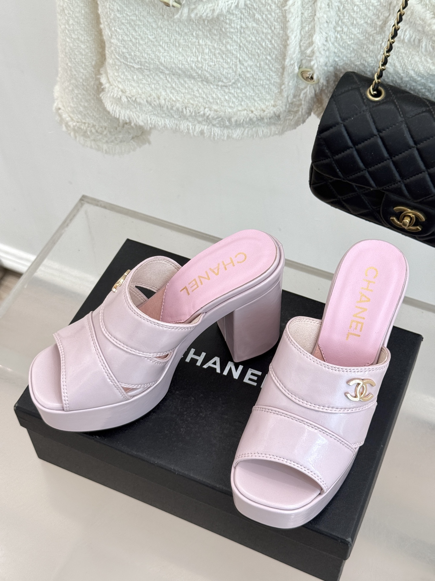 CHANE*｜小香经典走秀款防水台双C高跟拖鞋巴黎时装周周秀重磅新品‼️穿上瞬间拉长拉细小腿比例随意的搭