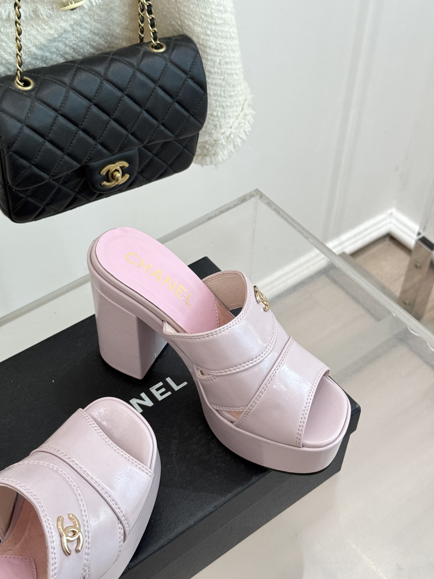 CHANE*｜小香经典走秀款防水台双C高跟拖鞋巴黎时装周周秀重磅新品‼️穿上瞬间拉长拉细小腿比例随意的搭