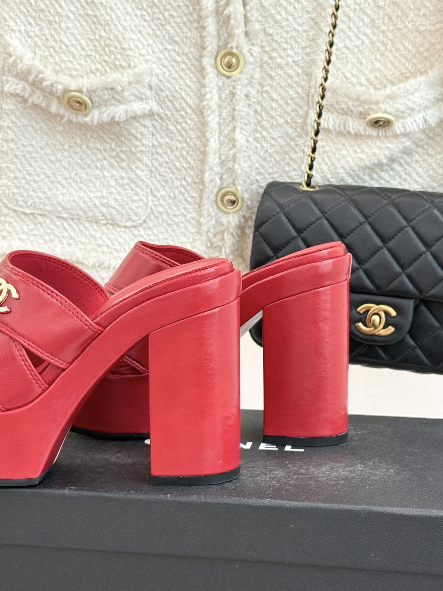 CHANE*｜小香经典走秀款防水台双C高跟拖鞋巴黎时装周周秀重磅新品‼️穿上瞬间拉长拉细小腿比例随意的搭