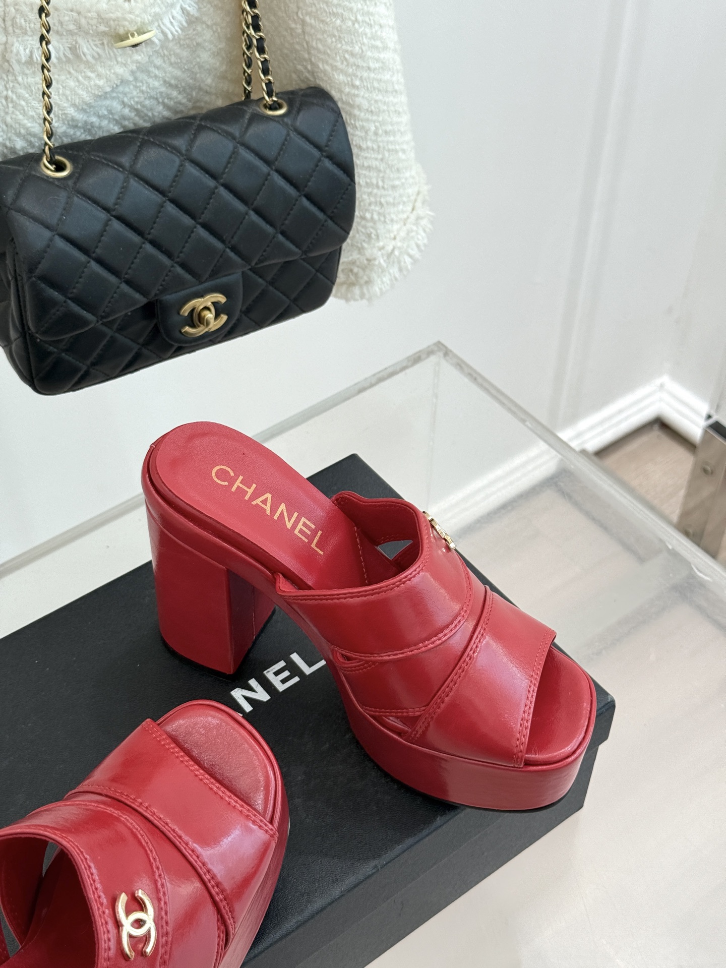 CHANE*｜小香经典走秀款防水台双C高跟拖鞋巴黎时装周周秀重磅新品‼️穿上瞬间拉长拉细小腿比例随意的搭