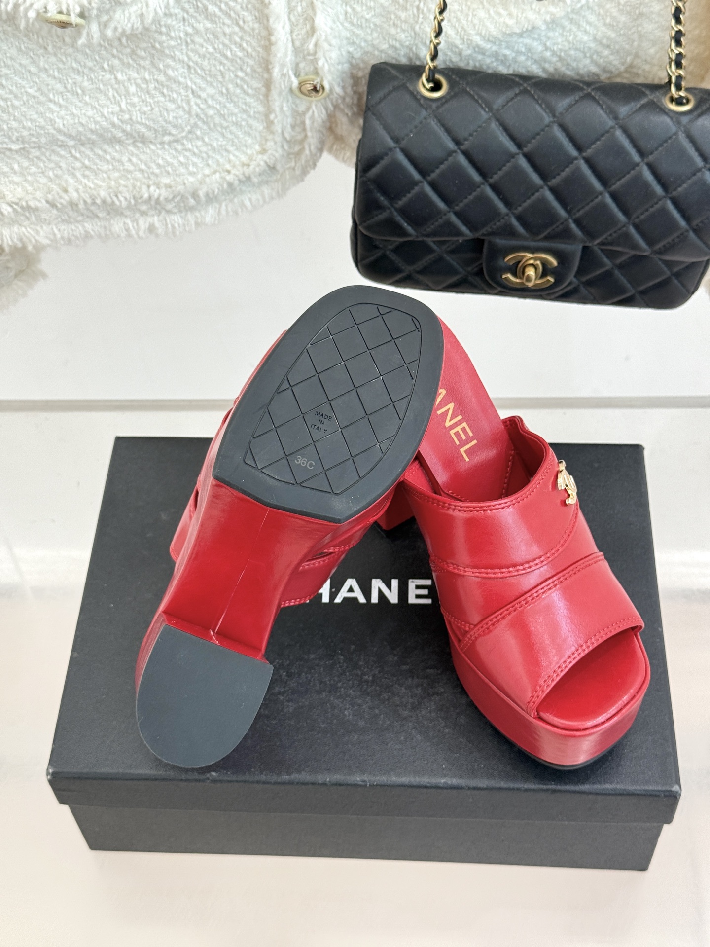 CHANE*｜小香经典走秀款防水台双C高跟拖鞋巴黎时装周周秀重磅新品‼️穿上瞬间拉长拉细小腿比例随意的搭