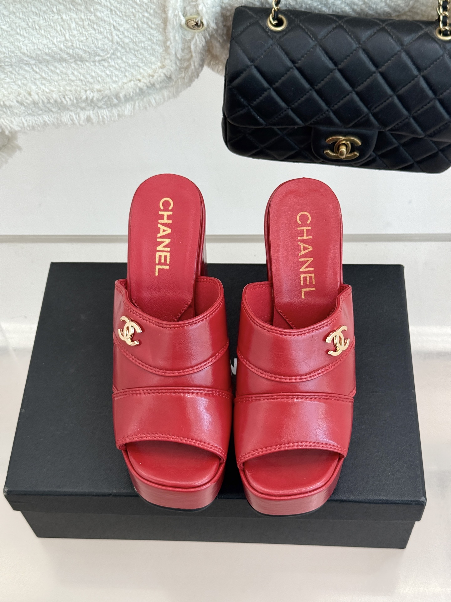 CHANE*｜小香经典走秀款防水台双C高跟拖鞋巴黎时装周周秀重磅新品‼️穿上瞬间拉长拉细小腿比例随意的搭