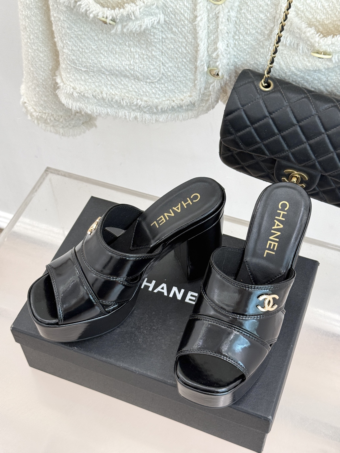 CHANE*｜小香经典走秀款防水台双C高跟拖鞋巴黎时装周周秀重磅新品‼️穿上瞬间拉长拉细小腿比例随意的搭