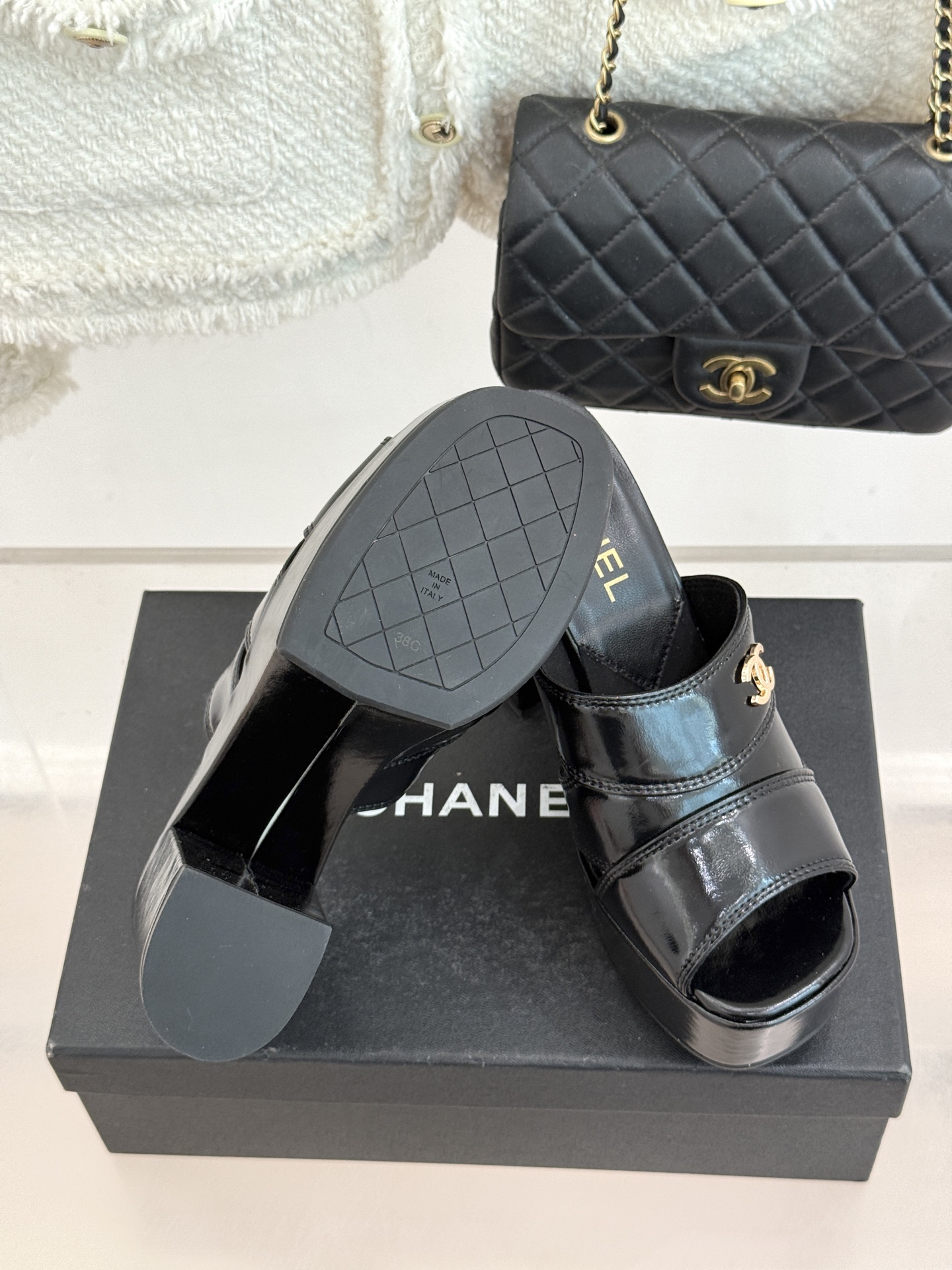 CHANE*｜小香经典走秀款防水台双C高跟拖鞋巴黎时装周周秀重磅新品‼️穿上瞬间拉长拉细小腿比例随意的搭