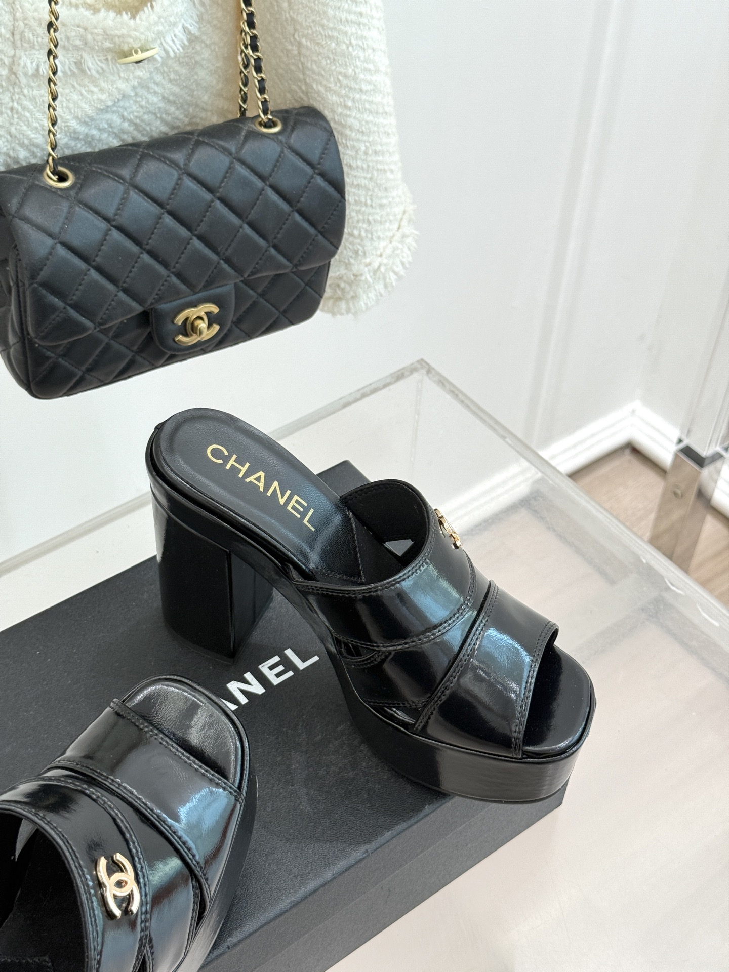 CHANE*｜小香经典走秀款防水台双C高跟拖鞋巴黎时装周周秀重磅新品‼️穿上瞬间拉长拉细小腿比例随意的搭