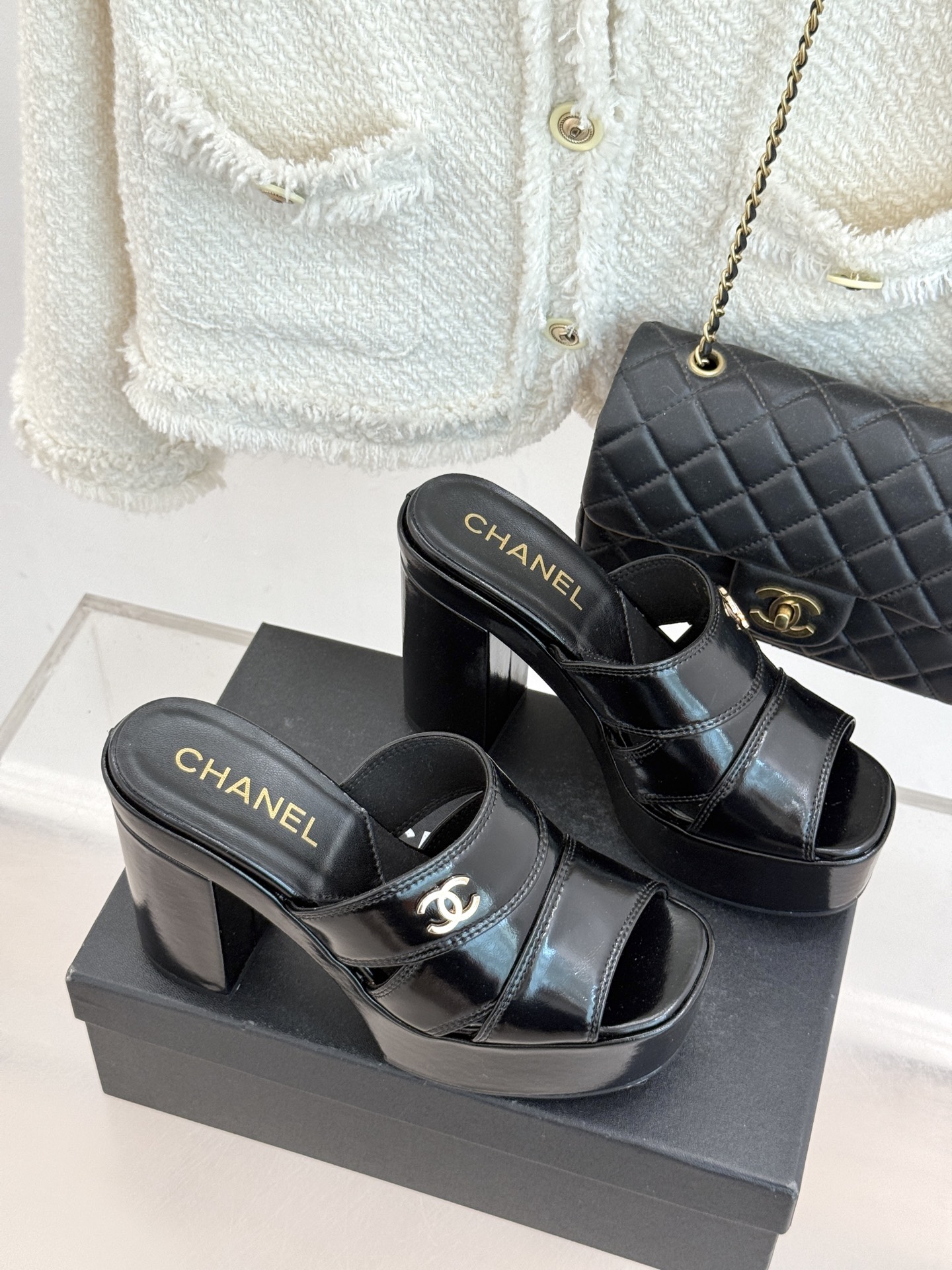 CHANE*｜小香经典走秀款防水台双C高跟拖鞋巴黎时装周周秀重磅新品‼️穿上瞬间拉长拉细小腿比例随意的搭