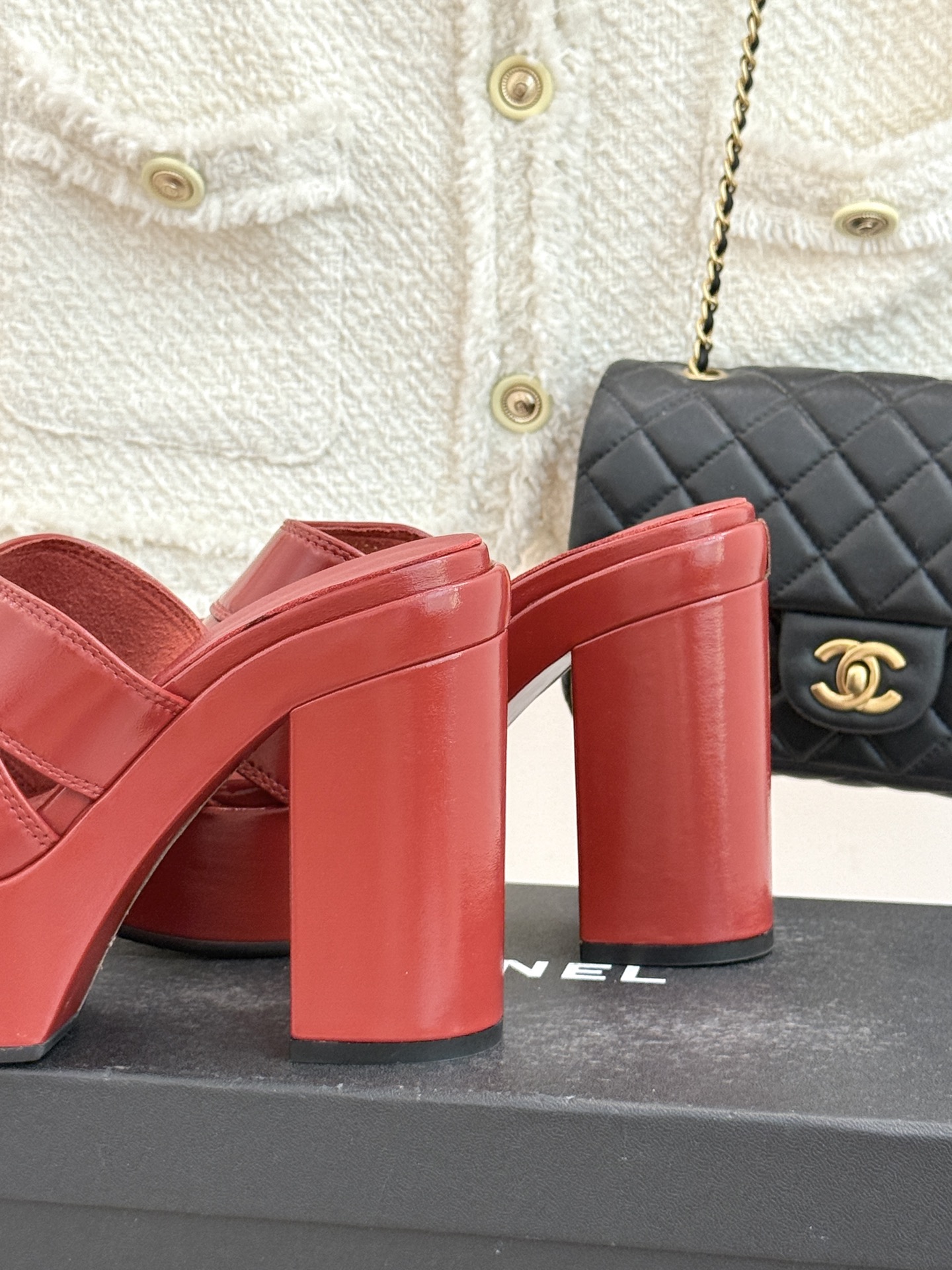 CHANE*｜小香经典走秀款防水台双C高跟拖鞋巴黎时装周周秀重磅新品‼️穿上瞬间拉长拉细小腿比例随意的搭