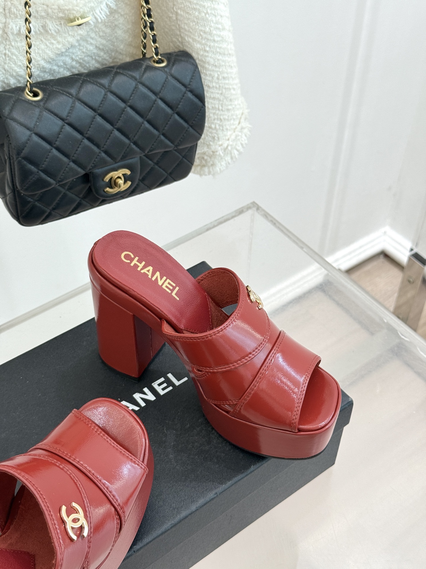 CHANE*｜小香经典走秀款防水台双C高跟拖鞋巴黎时装周周秀重磅新品‼️穿上瞬间拉长拉细小腿比例随意的搭