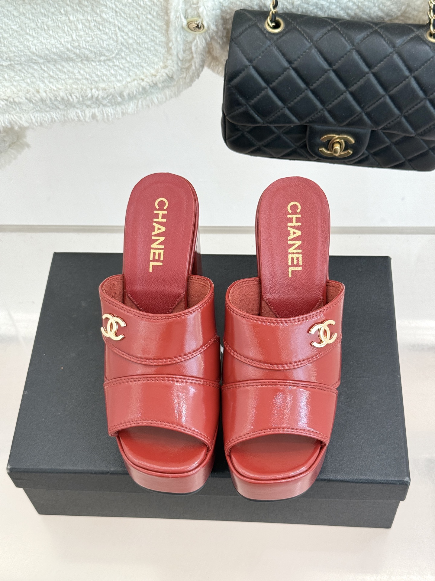 CHANE*｜小香经典走秀款防水台双C高跟拖鞋巴黎时装周周秀重磅新品‼️穿上瞬间拉长拉细小腿比例随意的搭