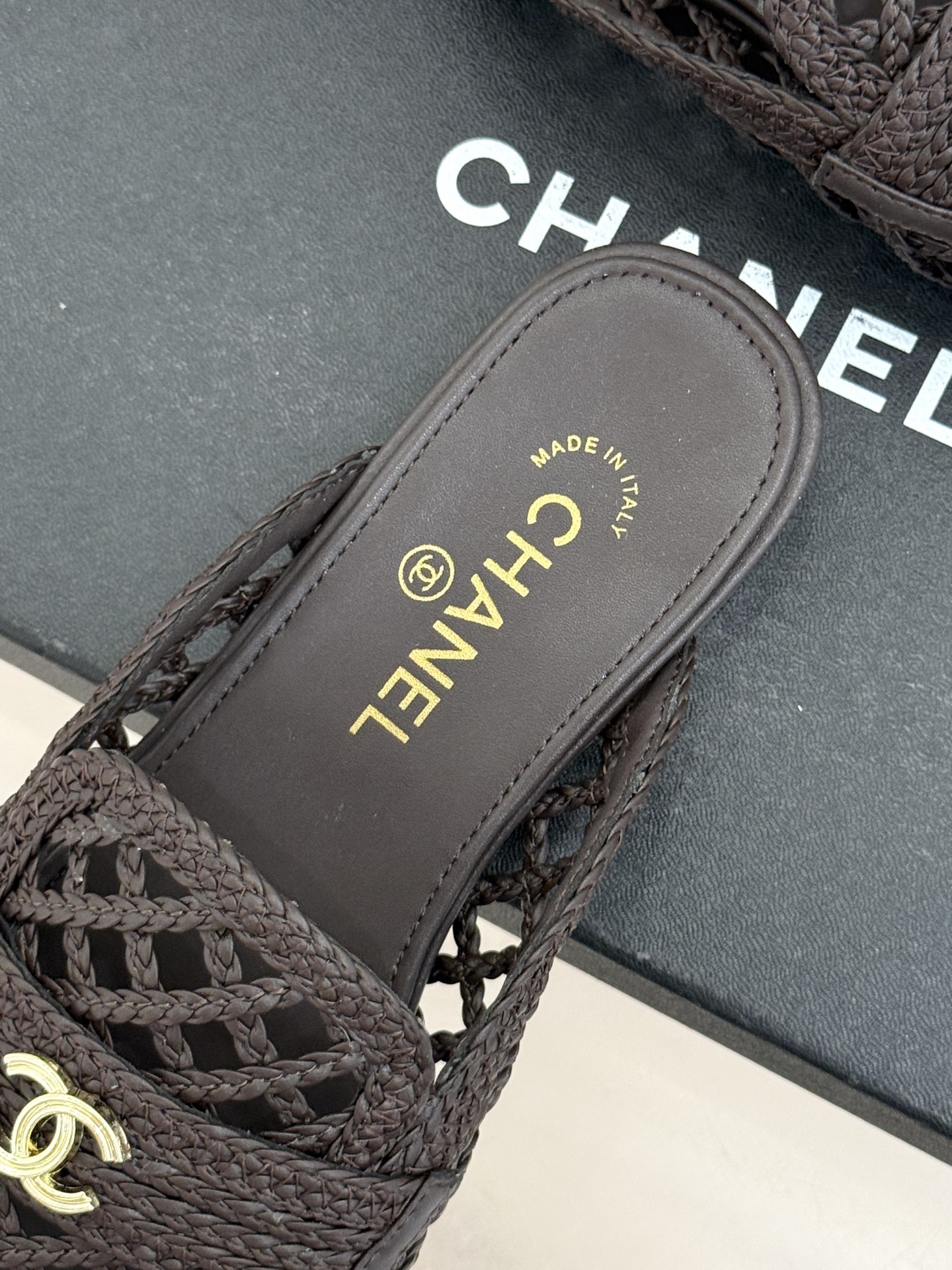 CHANE* ｜小香26P新品双C编织乐福鞋半拖将经典乐福与慵懒半拖完美融合编织肌理重塑小香高级感。镂空