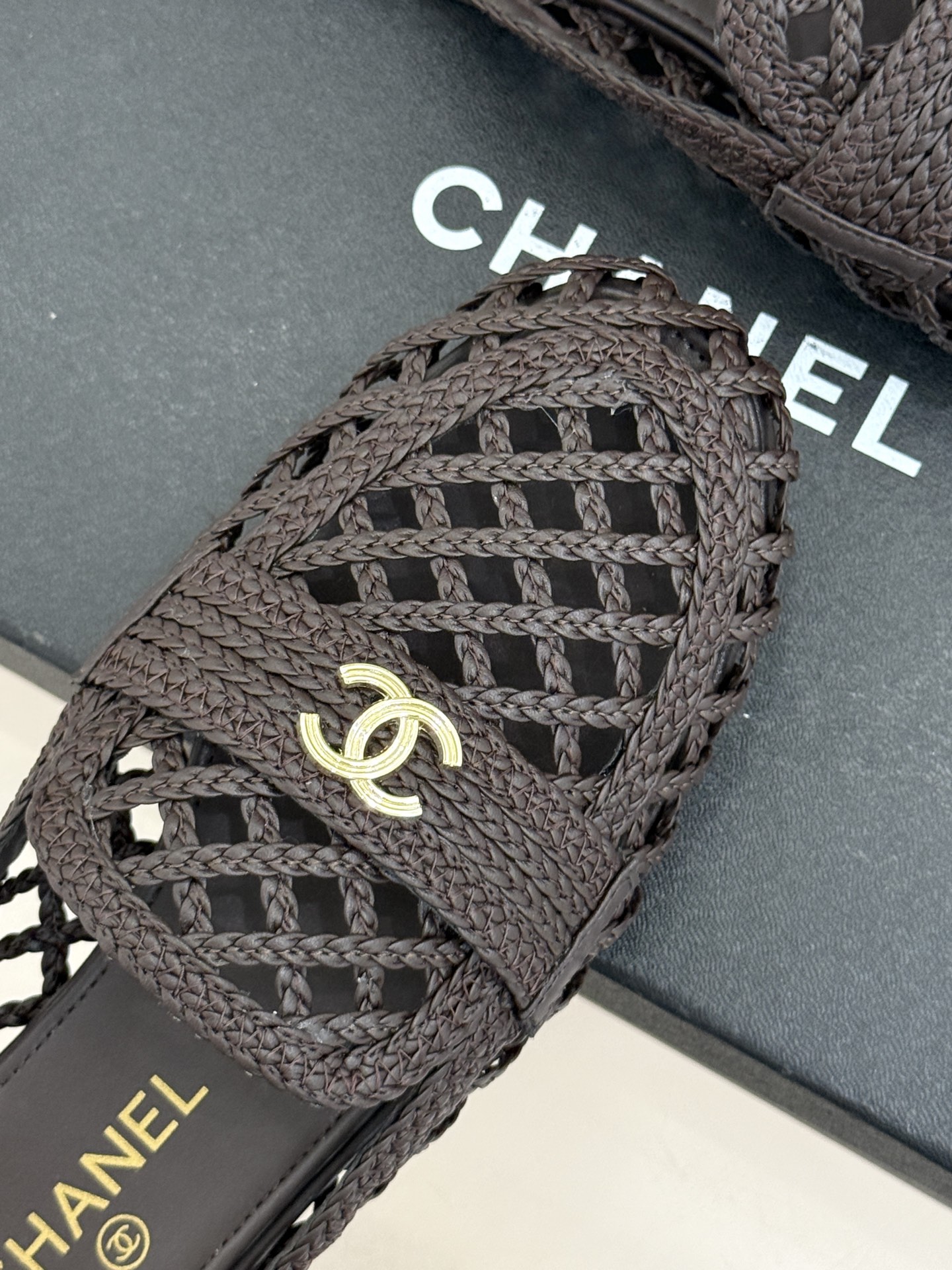 CHANE* ｜小香26P新品双C编织乐福鞋半拖将经典乐福与慵懒半拖完美融合编织肌理重塑小香高级感。镂空