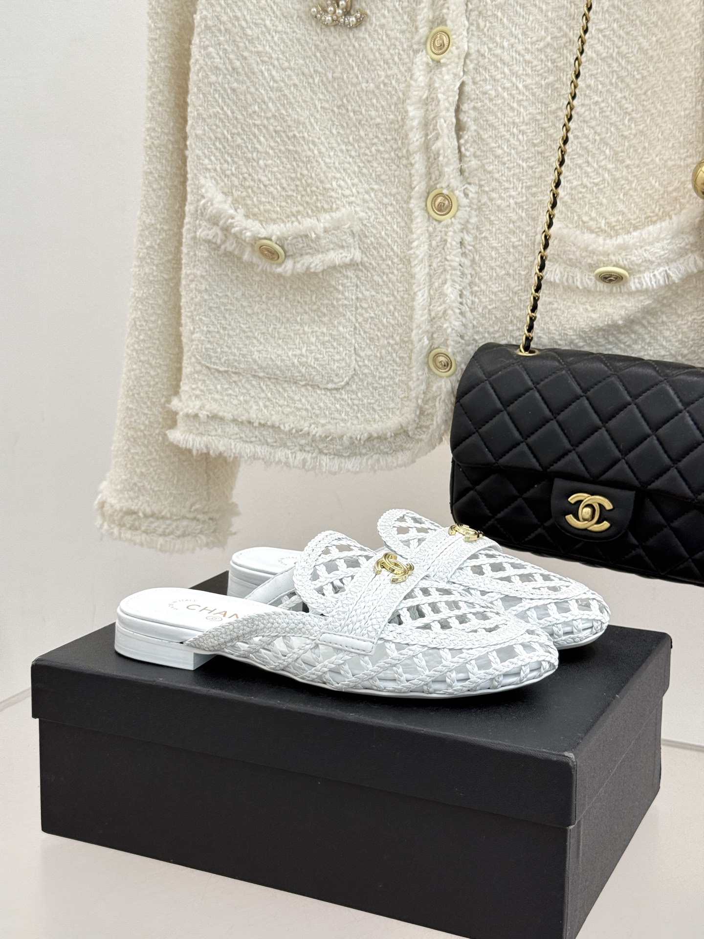 CHANE* ｜小香26P新品双C编织乐福鞋半拖将经典乐福与慵懒半拖完美融合编织肌理重塑小香高级感。镂空