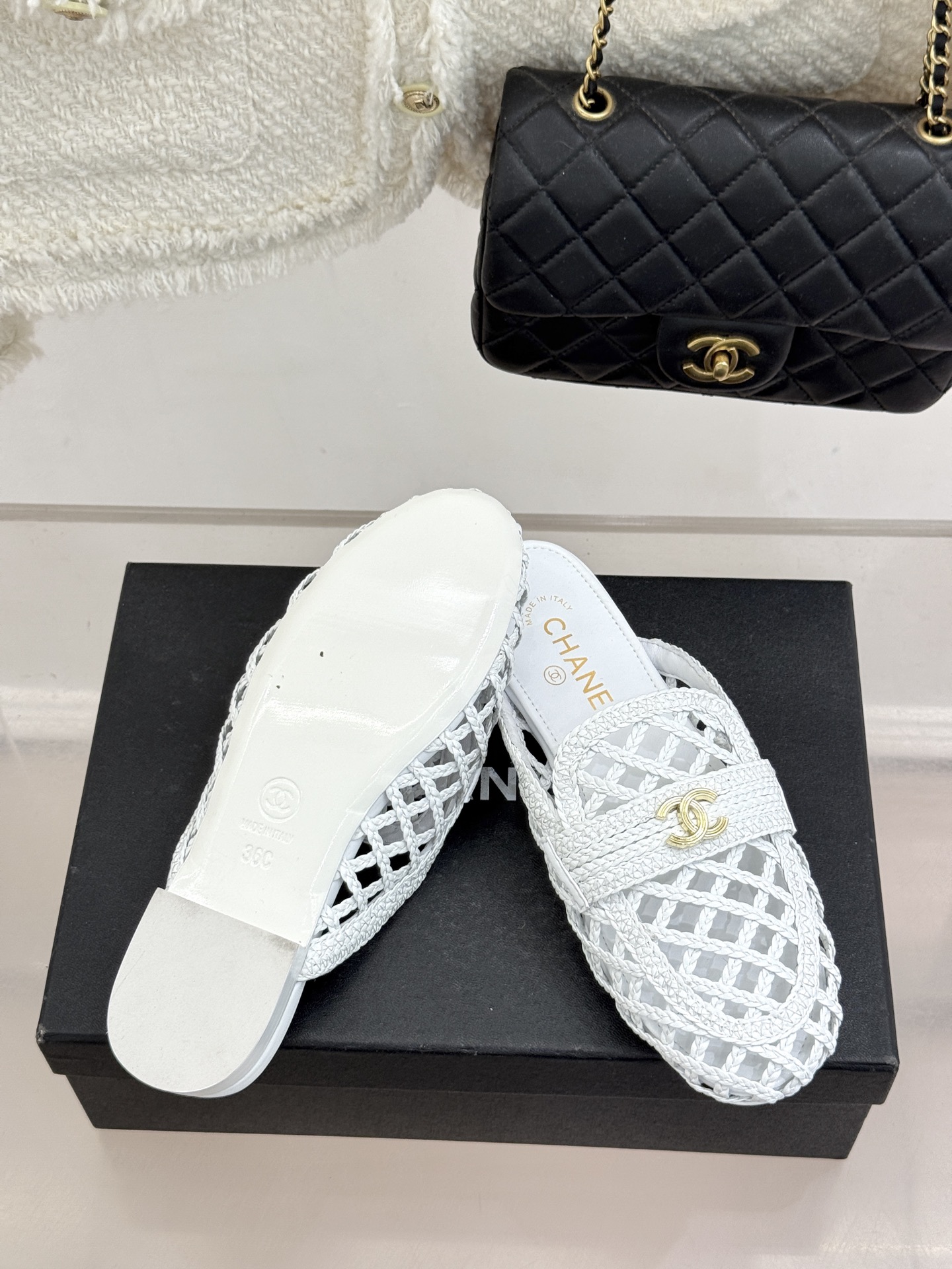 CHANE* ｜小香26P新品双C编织乐福鞋半拖将经典乐福与慵懒半拖完美融合编织肌理重塑小香高级感。镂空