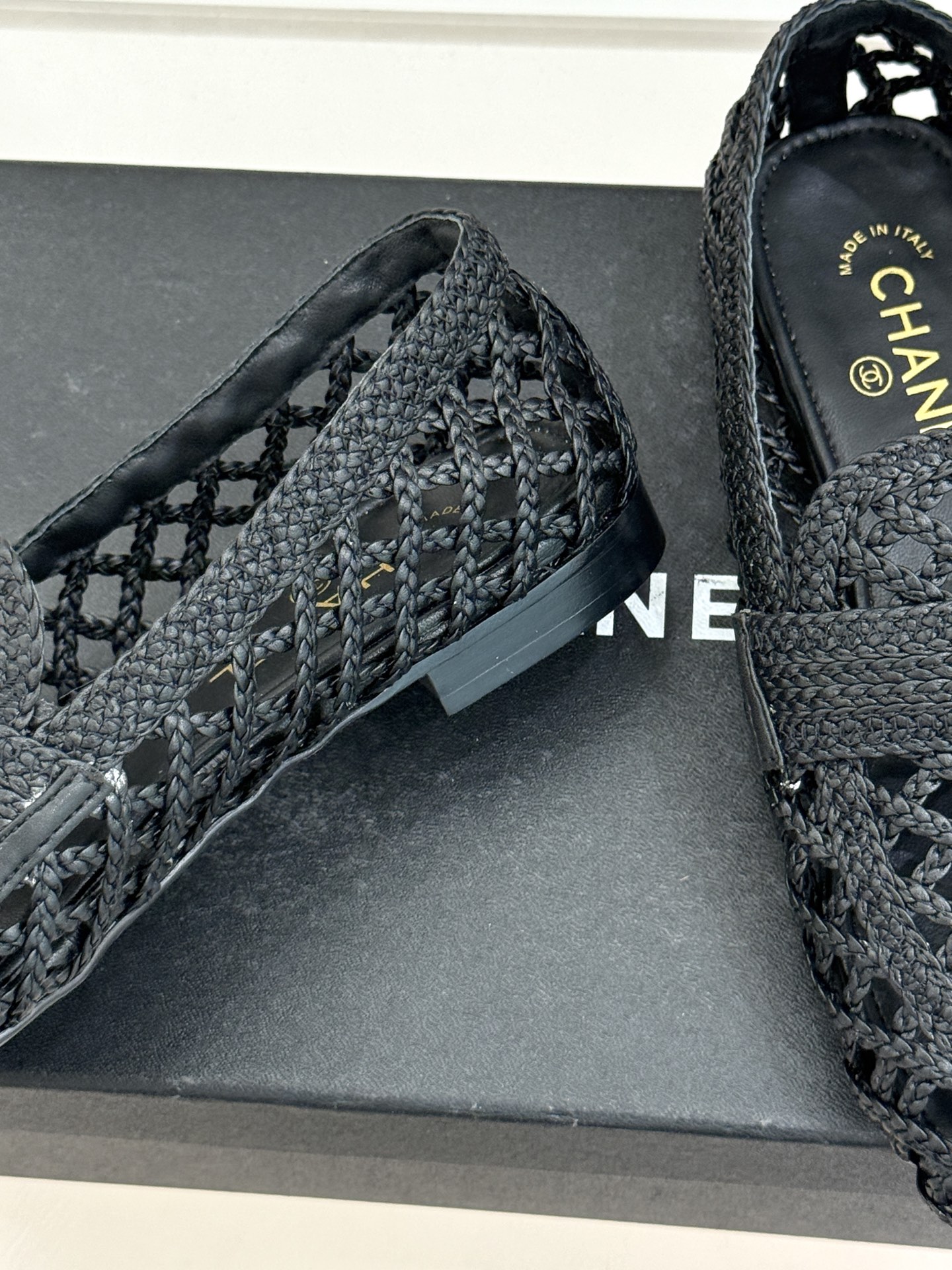 CHANE* ｜小香26P新品双C编织乐福鞋半拖将经典乐福与慵懒半拖完美融合编织肌理重塑小香高级感。镂空