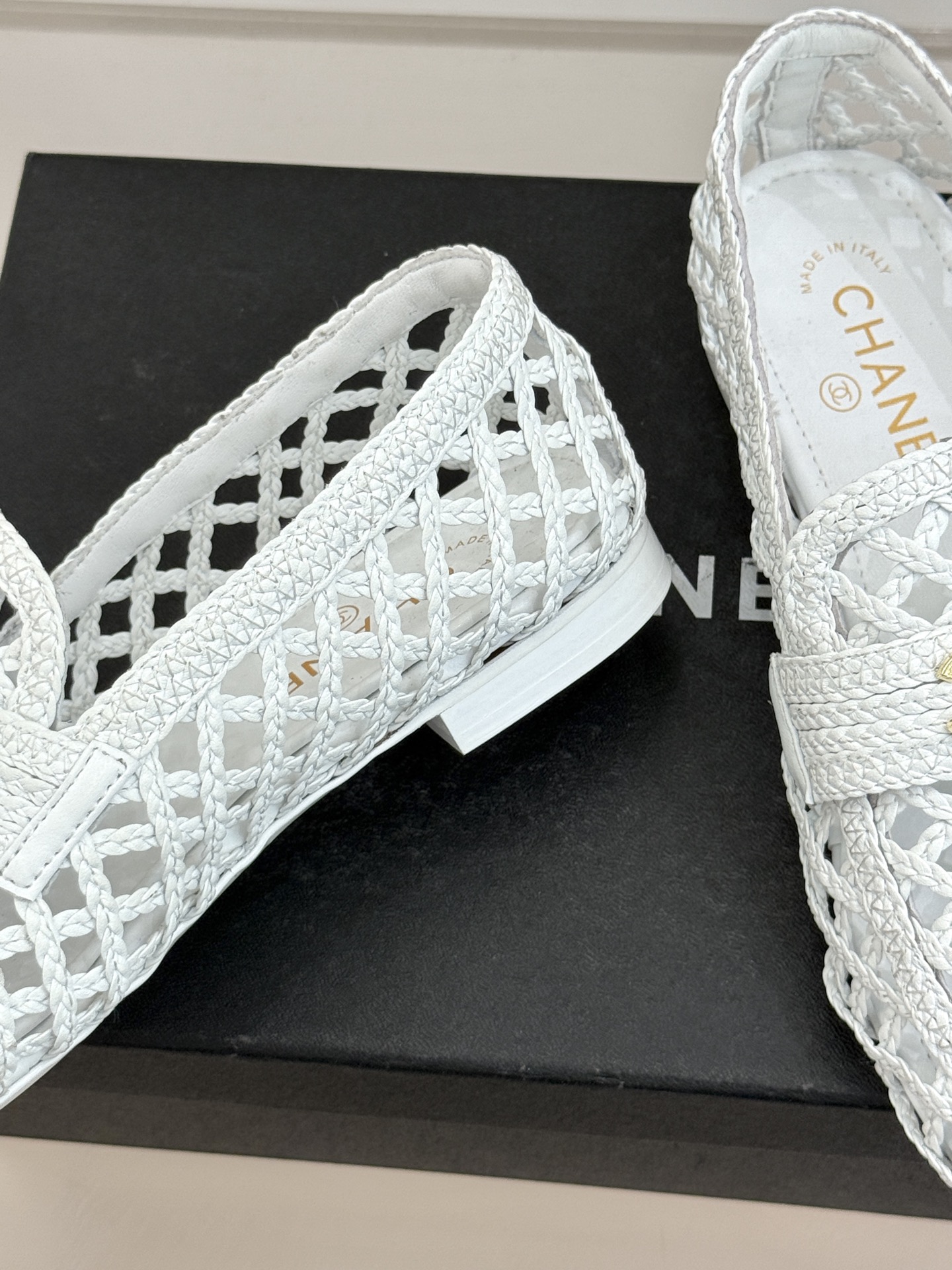 CHANE* ｜小香26P新品双C编织乐福鞋半拖将经典乐福与慵懒半拖完美融合编织肌理重塑小香高级感。镂空