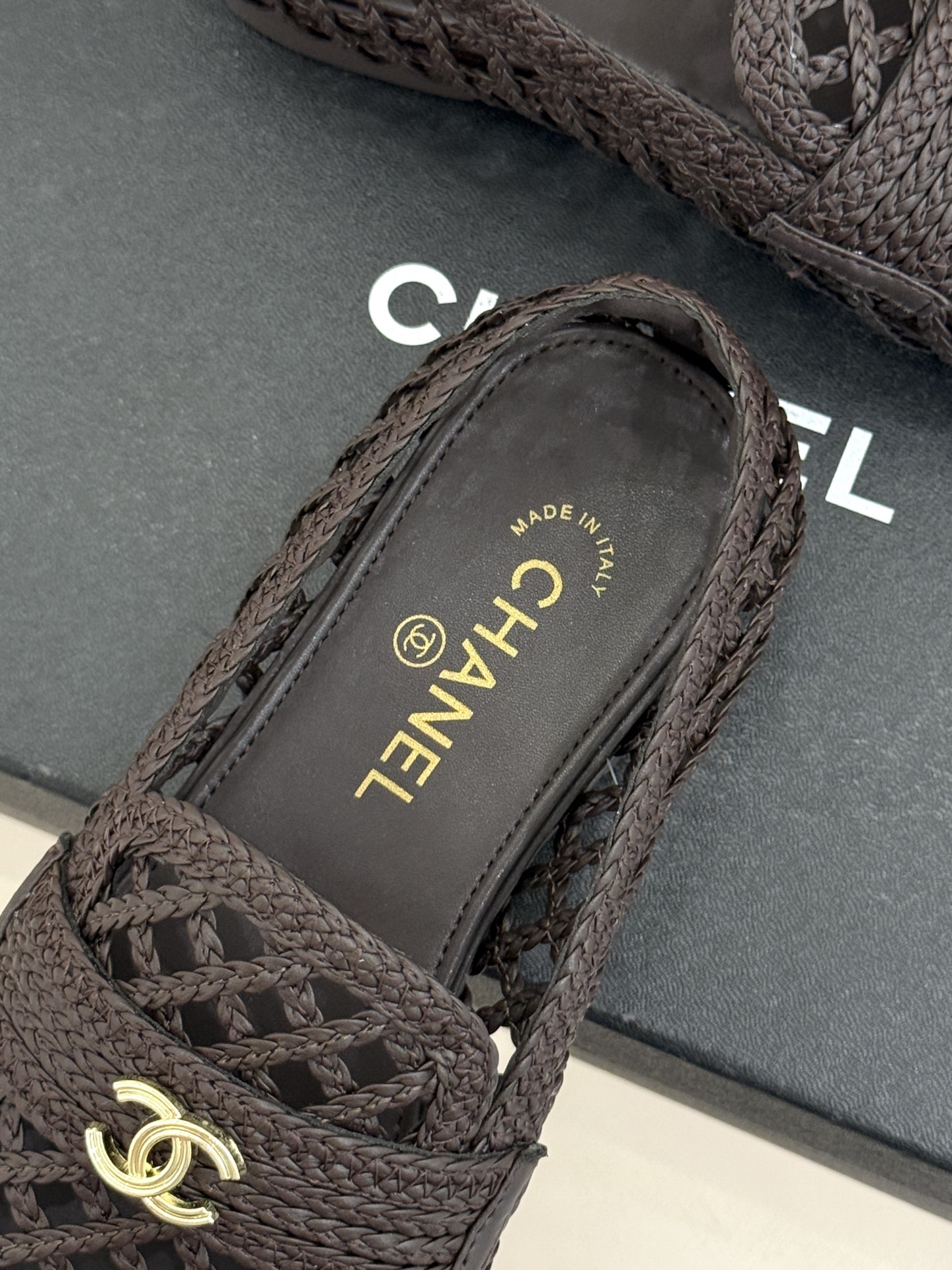 CHANE* ｜小香26P新品双C编织乐福鞋半拖将经典乐福与慵懒半拖完美融合编织肌理重塑小香高级感。镂空