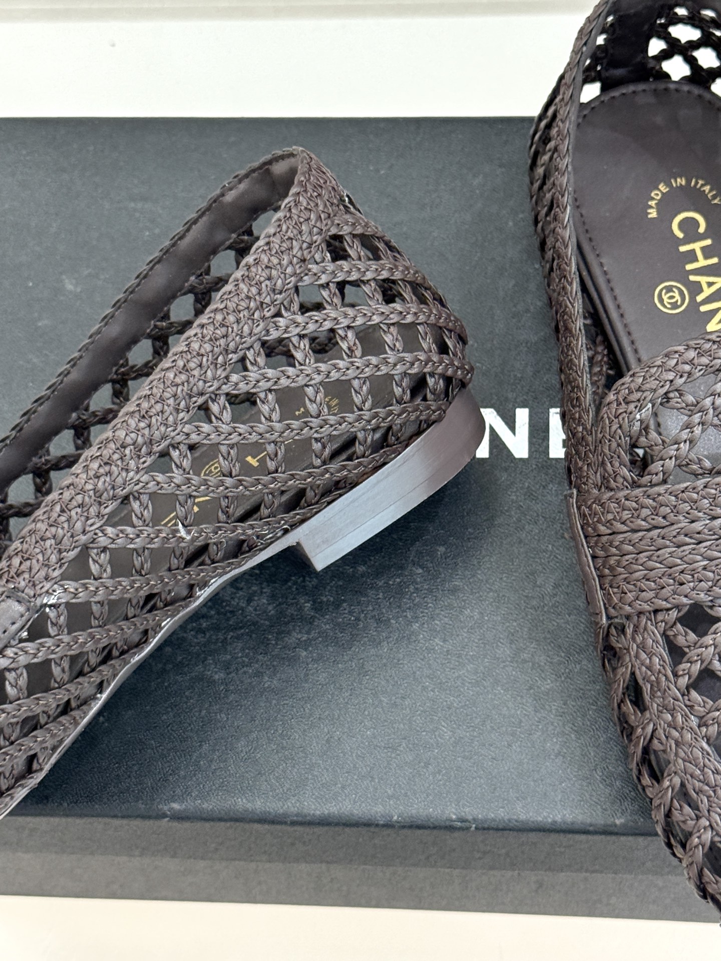 CHANE* ｜小香26P新品双C编织乐福鞋半拖将经典乐福与慵懒半拖完美融合编织肌理重塑小香高级感。镂空