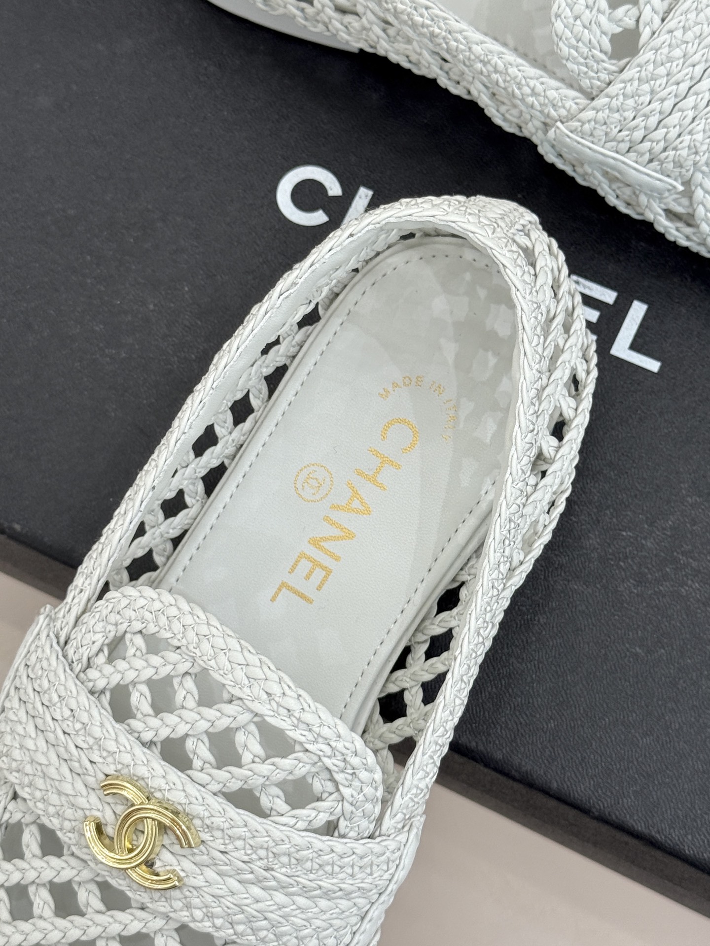 CHANE* ｜小香26P新品双C编织乐福鞋半拖将经典乐福与慵懒半拖完美融合编织肌理重塑小香高级感。镂空