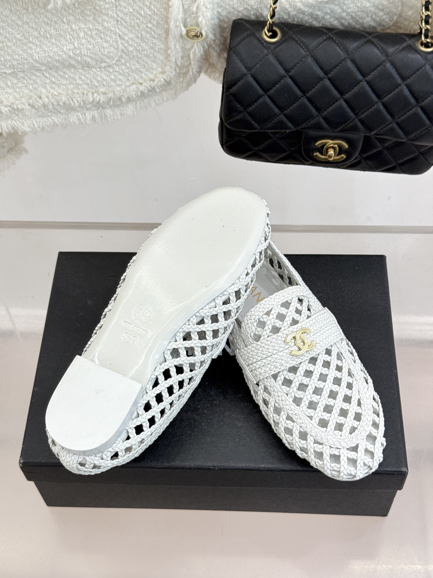 CHANE* ｜小香26P新品双C编织乐福鞋半拖将经典乐福与慵懒半拖完美融合编织肌理重塑小香高级感。镂空
