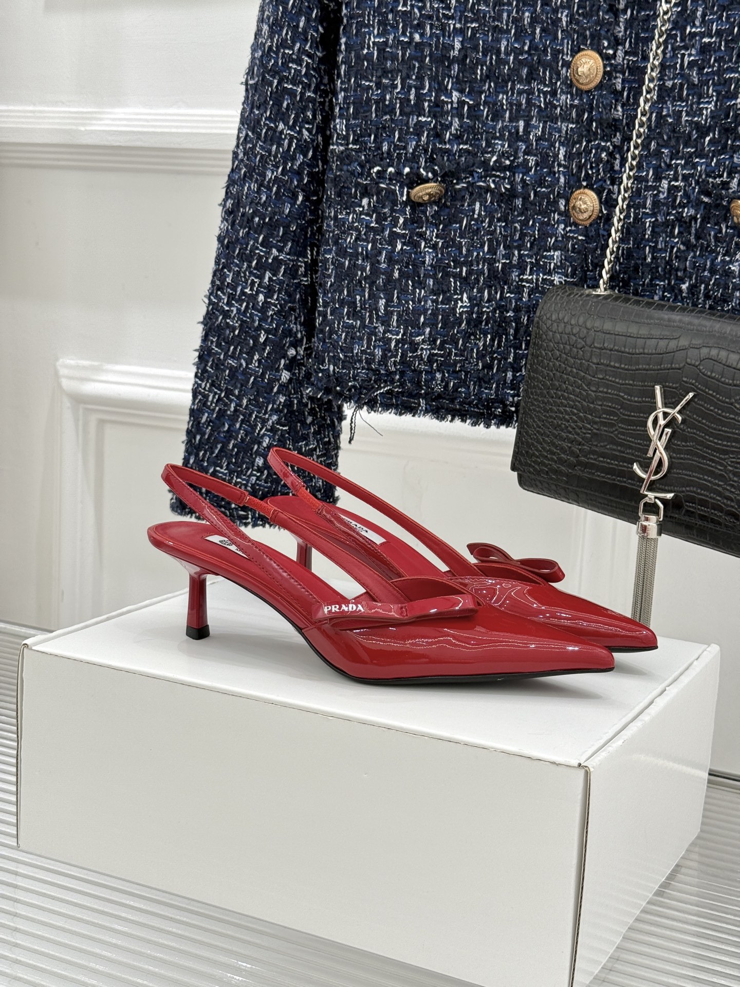 （原版飞机盒＋10）Prada/普拉达26WF春夏新品尖头后空凉鞋高跟鞋当亮橙色秀场的阳光穿透钢窗这双走