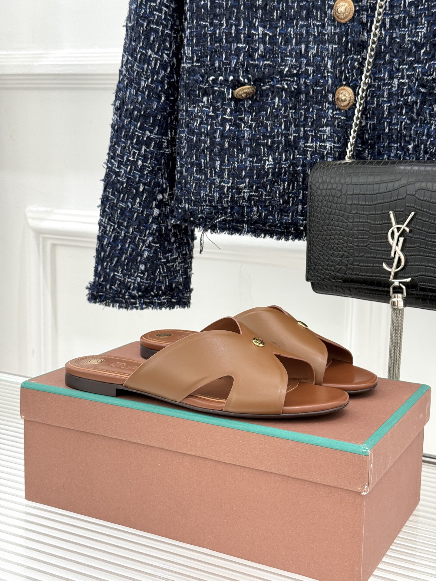 Loro Piana/ LP🌾 经典复古绝美平底坡跟拖鞋简约即时髦 松弛的高级感感受夏日感高级穿搭~面料