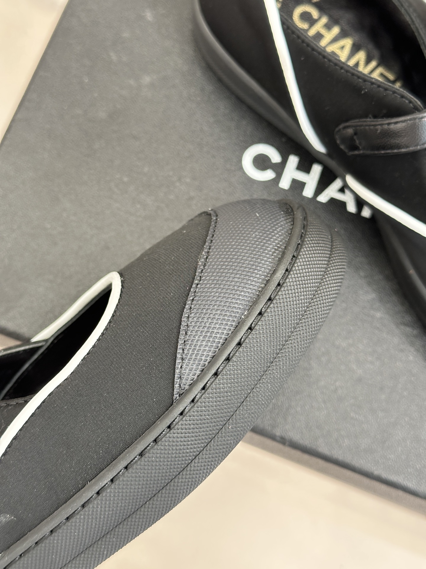 CHANE*｜小香26S双C休闲康鹏玛丽珍鞋复刻中古康鹏的复古魂法式优雅与日常舒适浑然天成。触感软糯如云