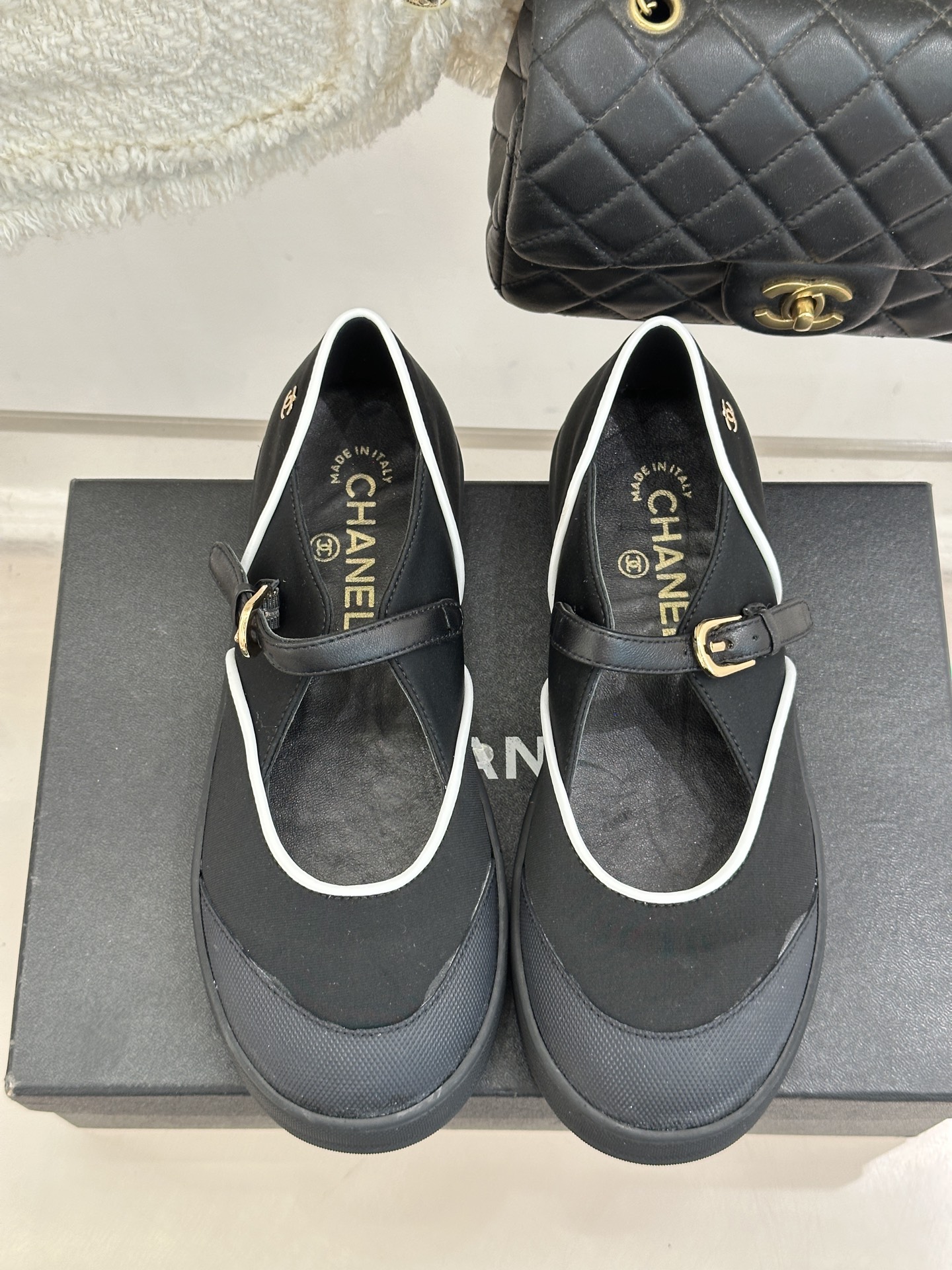 CHANE*｜小香26S双C休闲康鹏玛丽珍鞋复刻中古康鹏的复古魂法式优雅与日常舒适浑然天成。触感软糯如云