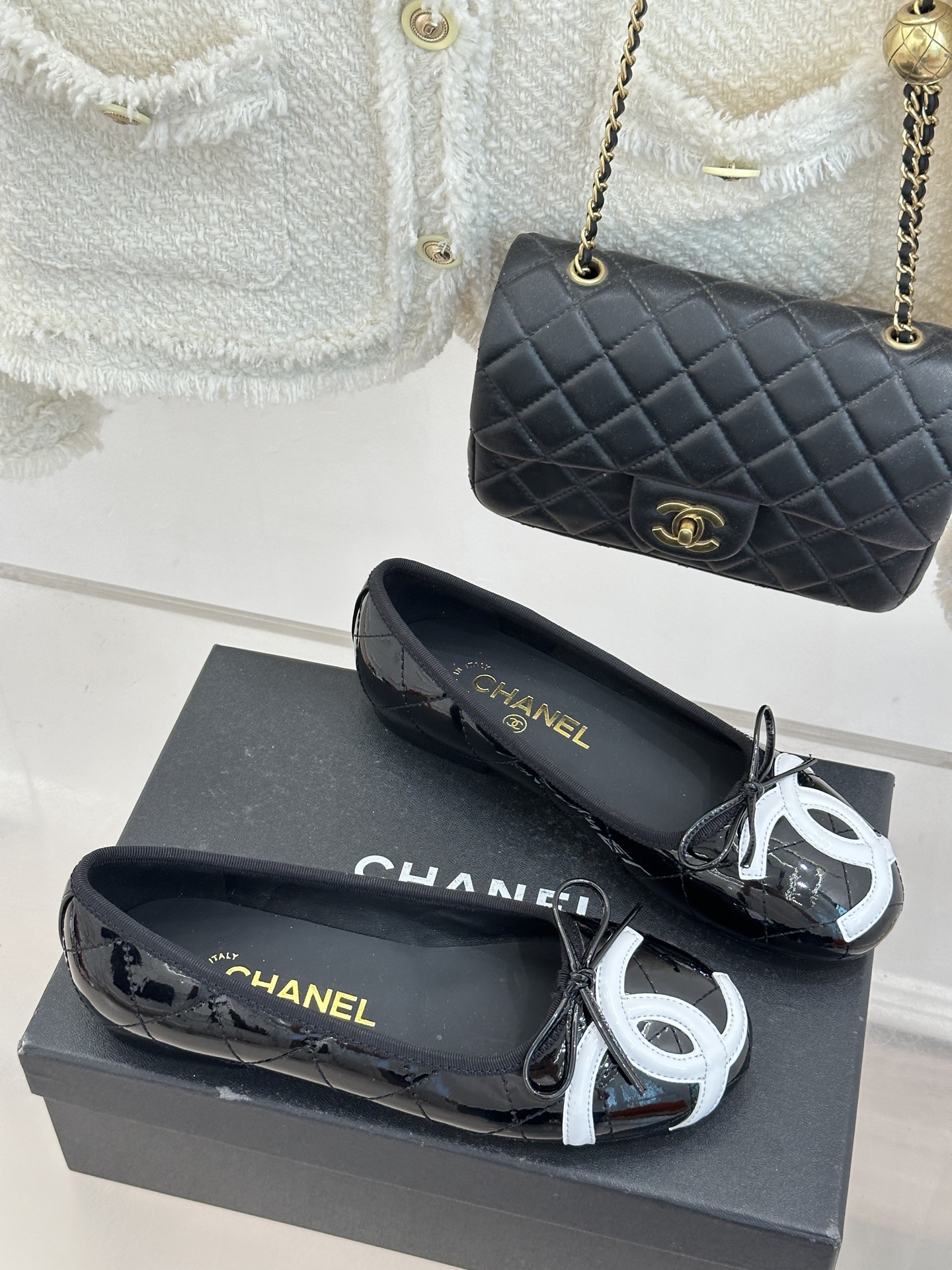CHANE*｜小香经典大双c菱格蝴蝶结芭蕾舞鞋当菱格纹的密码邂逅芭蕾的灵动这双单鞋便成了穿越时光的优雅载