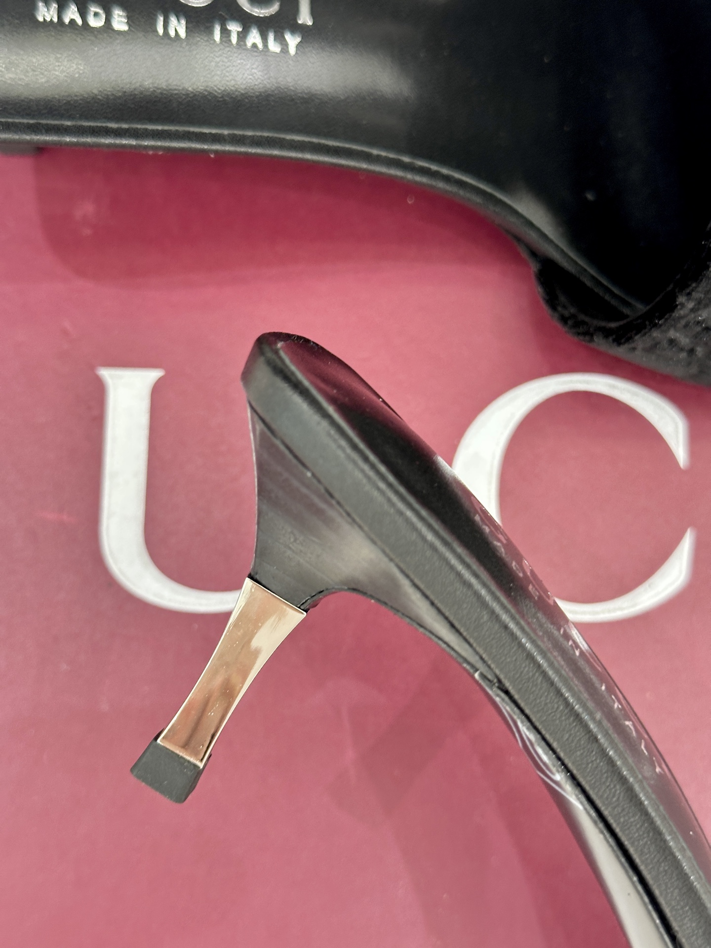 Gucci/古驰26WF新品老花一字带金属跟高跟拖鞋以经典GG老花铺陈复古基调标志性双G纹样流转意式典藏